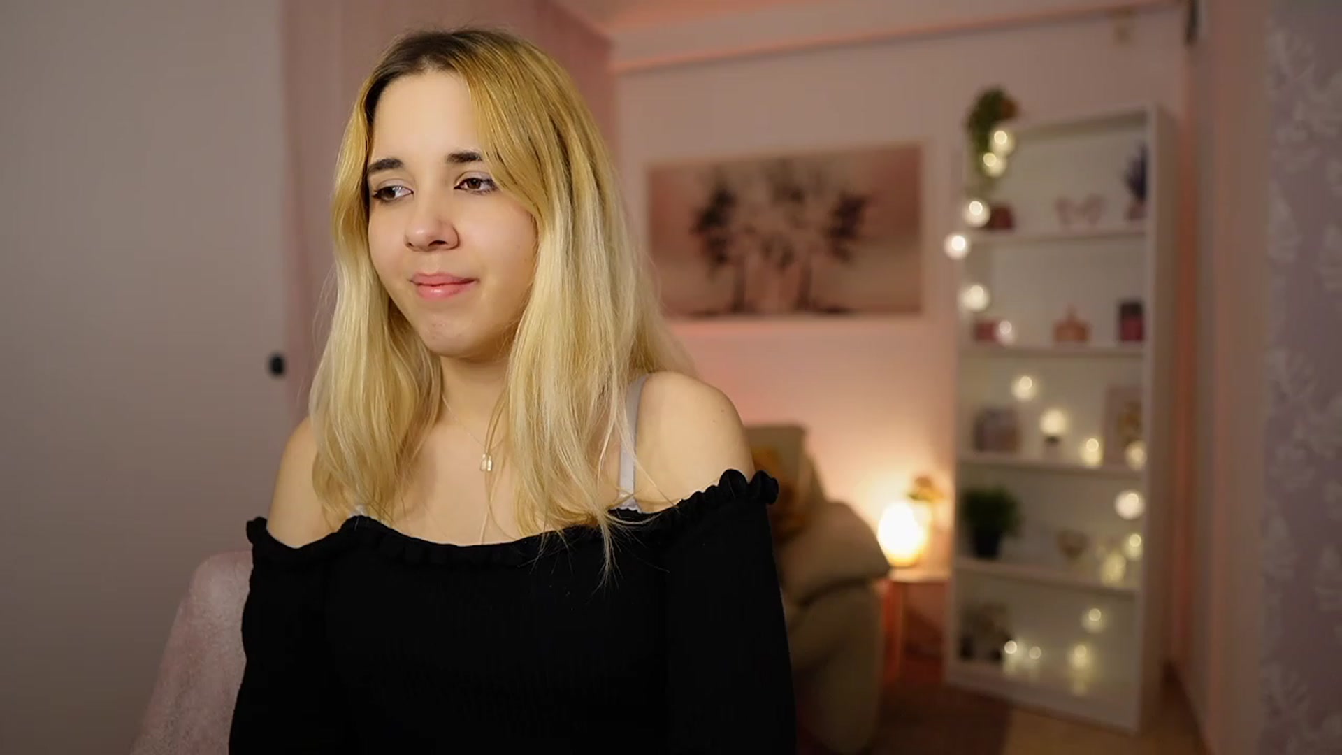 Gallery image thumbnail from Katie_Kush18's myfreecams stream on, 02/02/2024, 14:01 image 3 of 20