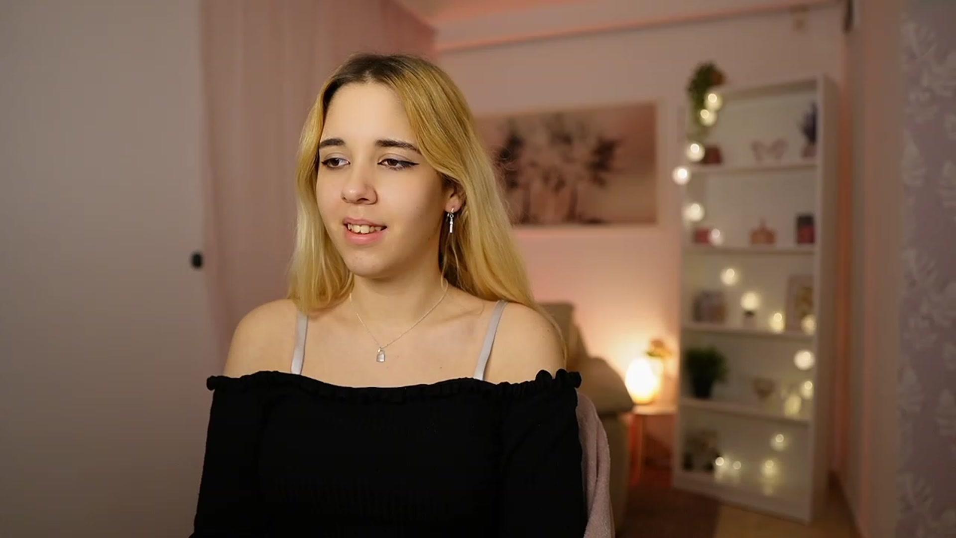 Gallery image thumbnail from Katie_Kush18's myfreecams stream on, 02/02/2024, 14:01 image 9 of 20