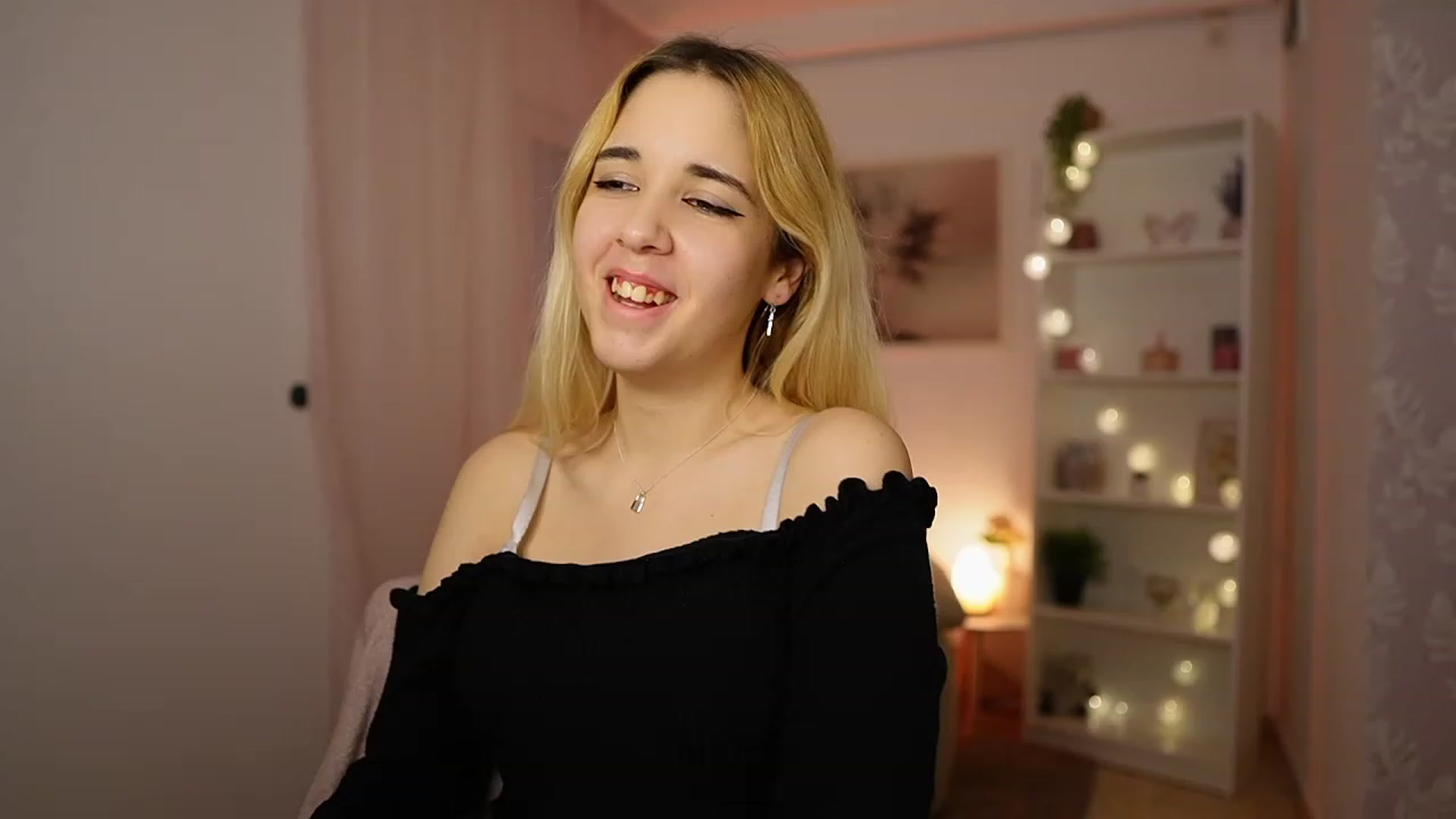 Gallery image thumbnail from Katie_Kush18's myfreecams stream on, 02/02/2024, 14:01 image 12 of 20