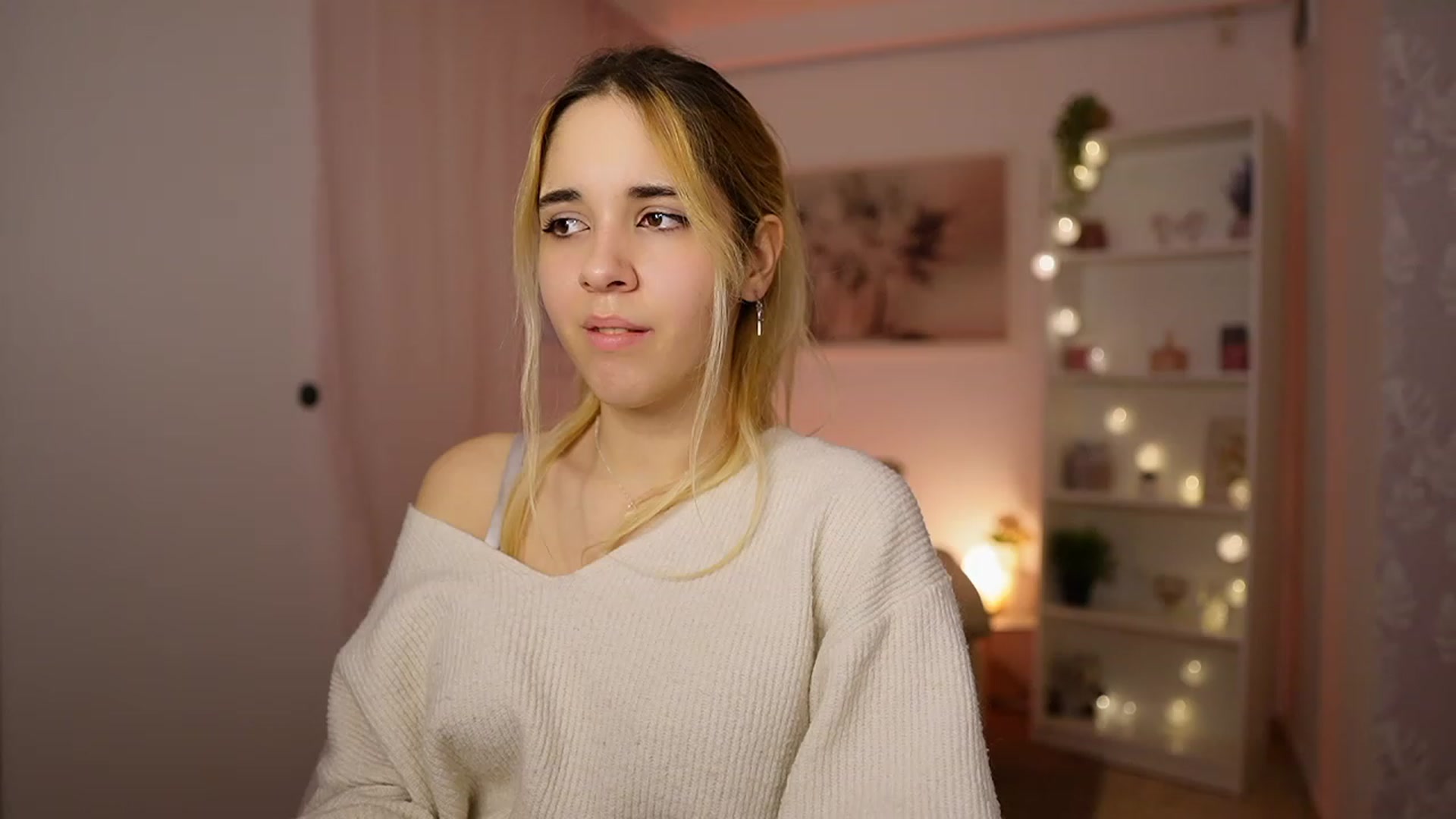 Gallery image thumbnail from Katie_Kush18's myfreecams stream on, 02/03/2024, 14:01 image 4 of 20