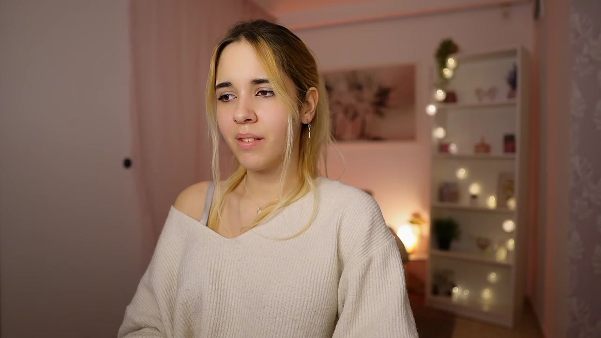 Gallery image thumbnail from Katie_Kush18's myfreecams stream on, 02/03/2024, 14:01 image 6 of 20
