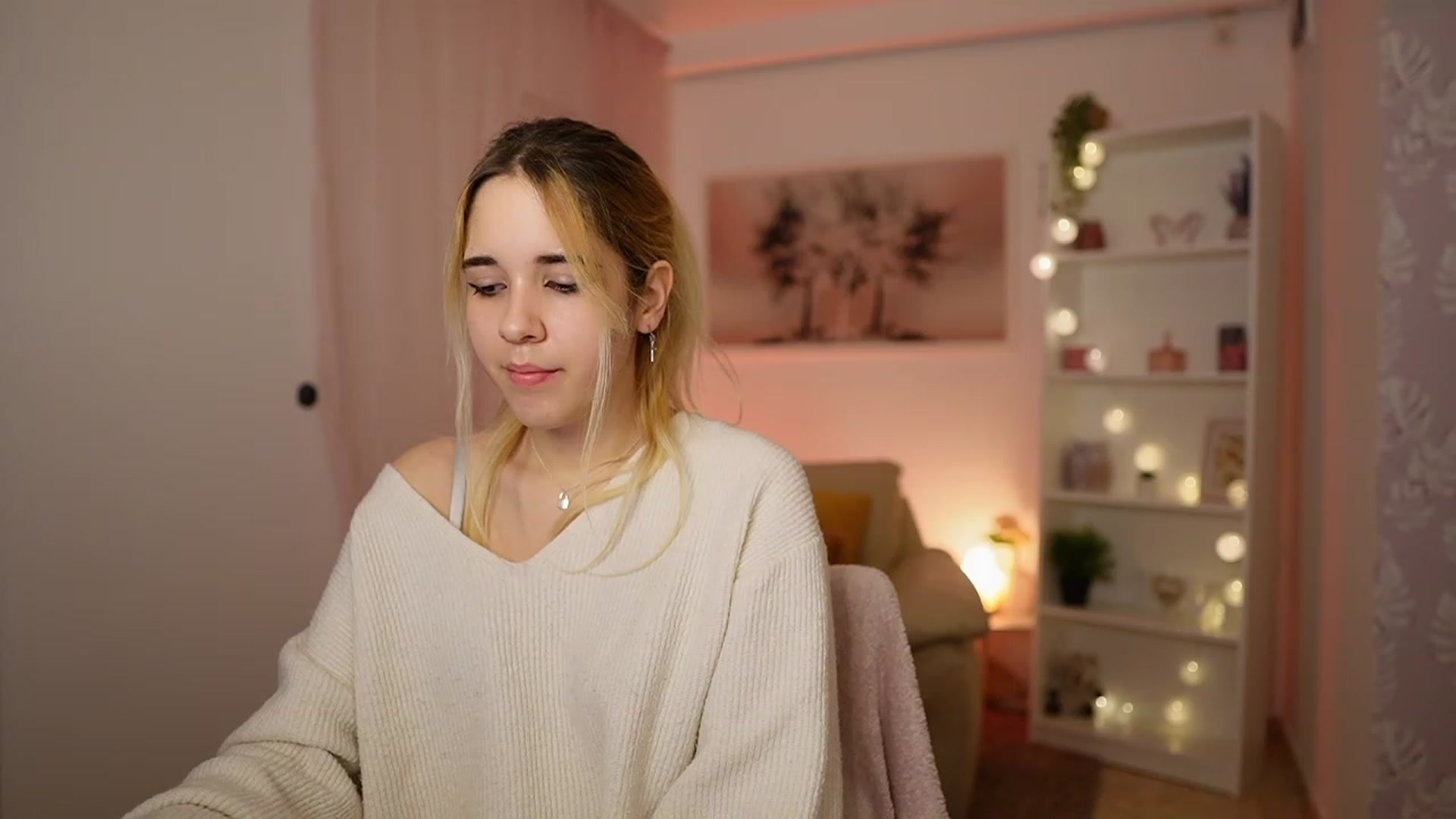 Gallery image thumbnail from Katie_Kush18's myfreecams stream on, 02/03/2024, 14:01 image 19 of 20