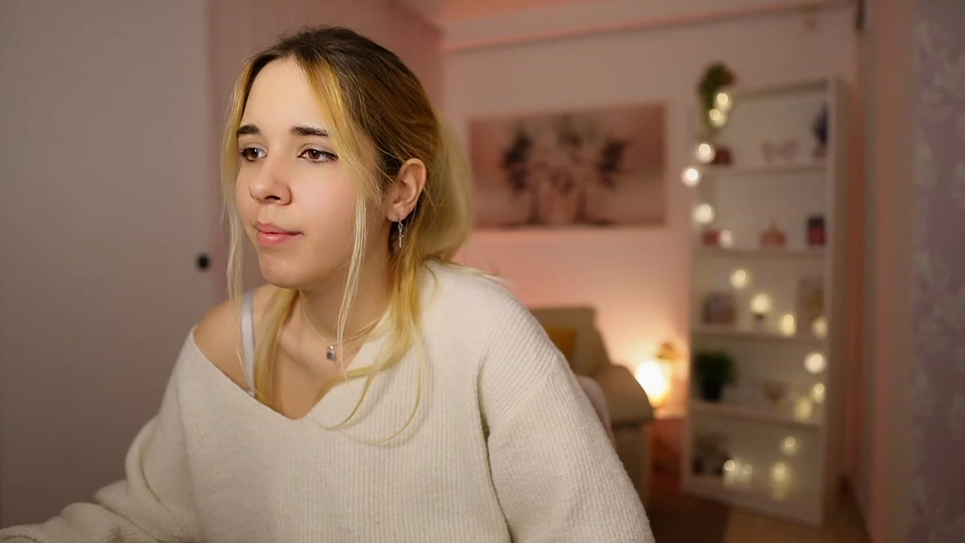 Gallery image thumbnail from Katie_Kush18's myfreecams stream on, 02/03/2024, 14:01 image 18 of 20