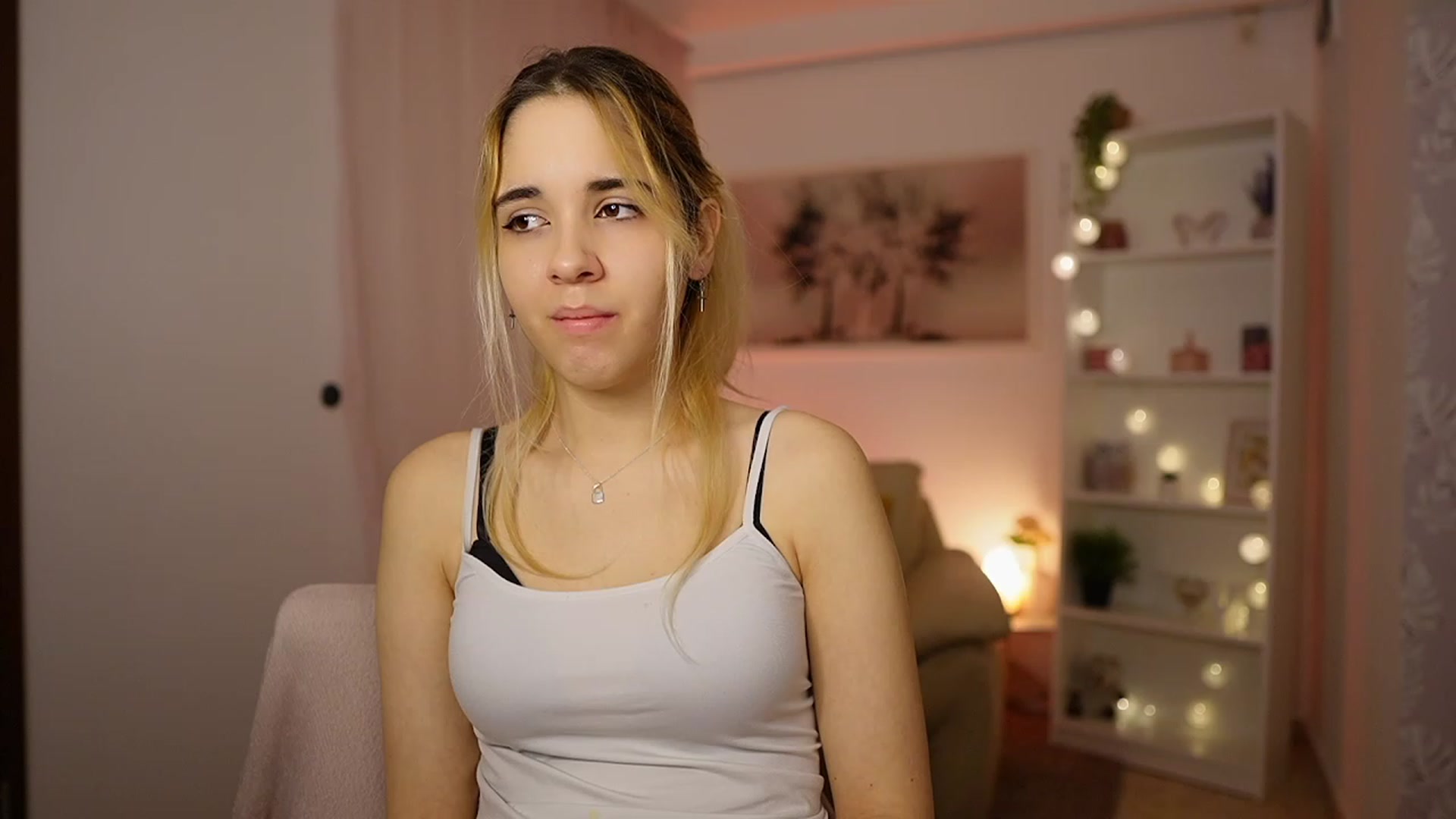 Gallery image thumbnail from Katie_Kush18's myfreecams stream on, 02/04/2024, 11:22 image 16 of 20