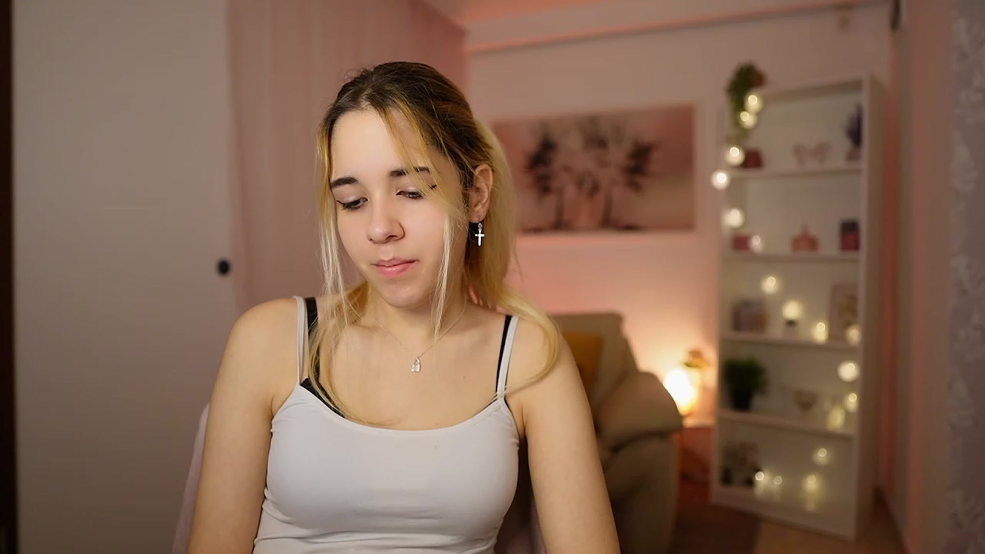 Gallery image thumbnail from Katie_Kush18's myfreecams stream on, 02/04/2024, 11:22 image 20 of 20