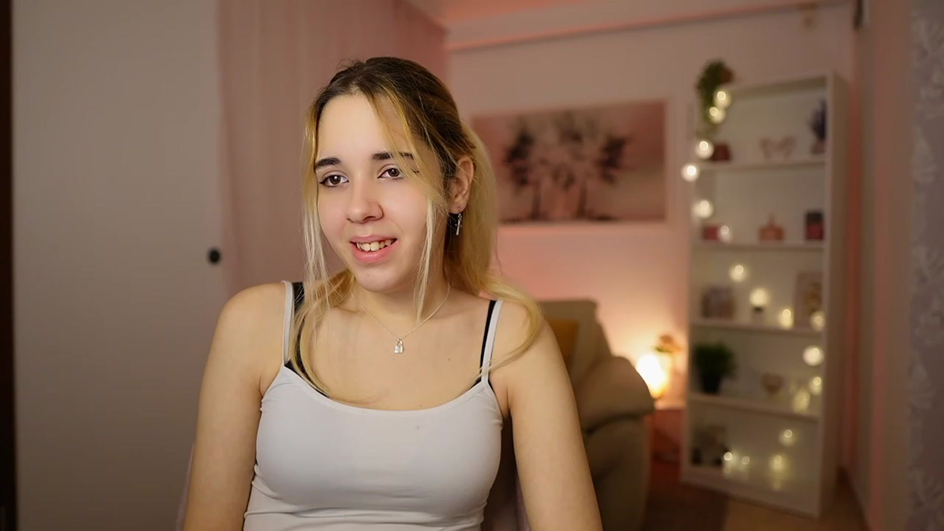 Gallery image thumbnail from Katie_Kush18's myfreecams stream on, 02/04/2024, 11:22 image 19 of 20