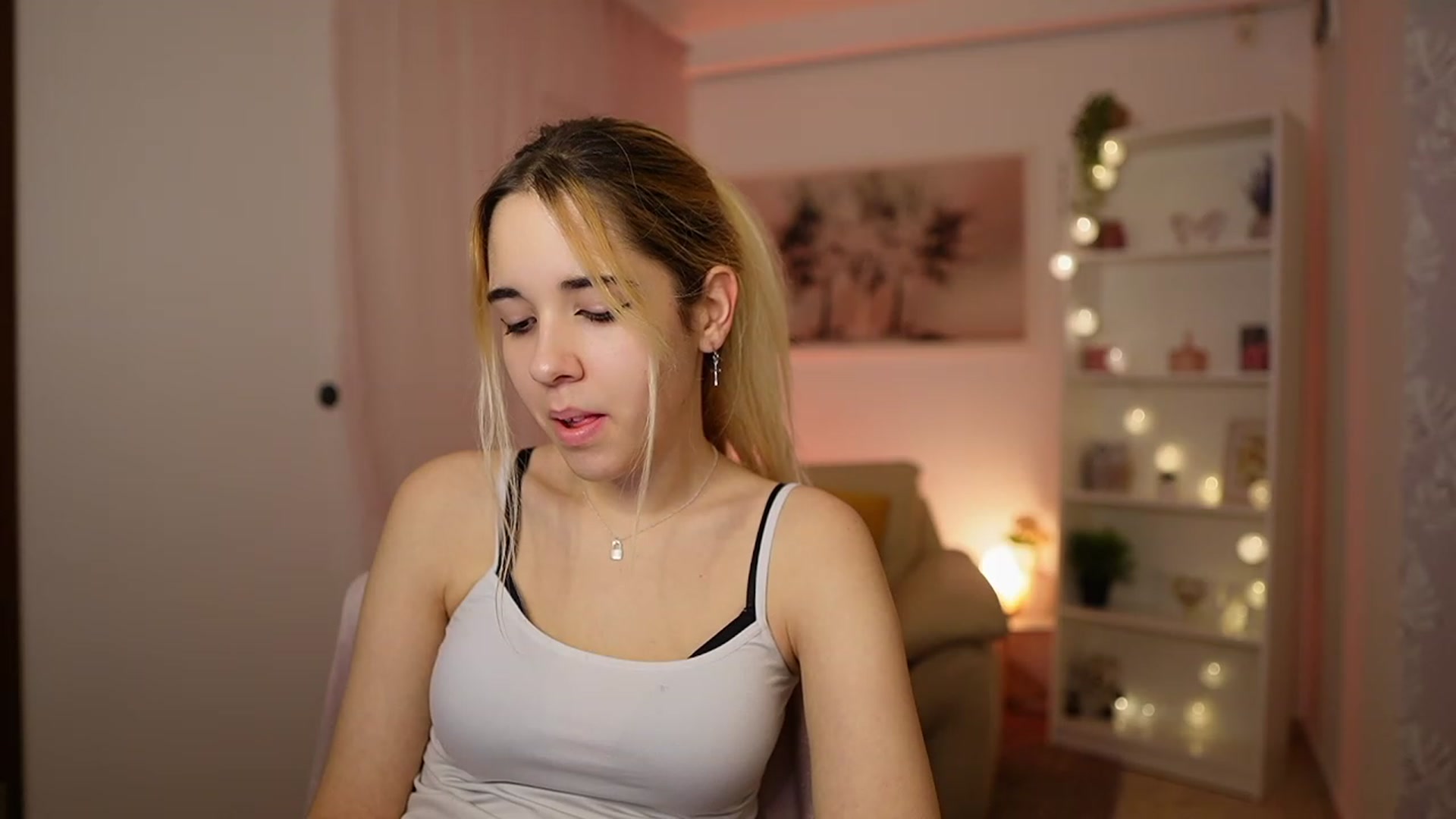 Gallery image thumbnail from Katie_Kush18's myfreecams stream on, 02/04/2024, 13:43 image 20 of 20