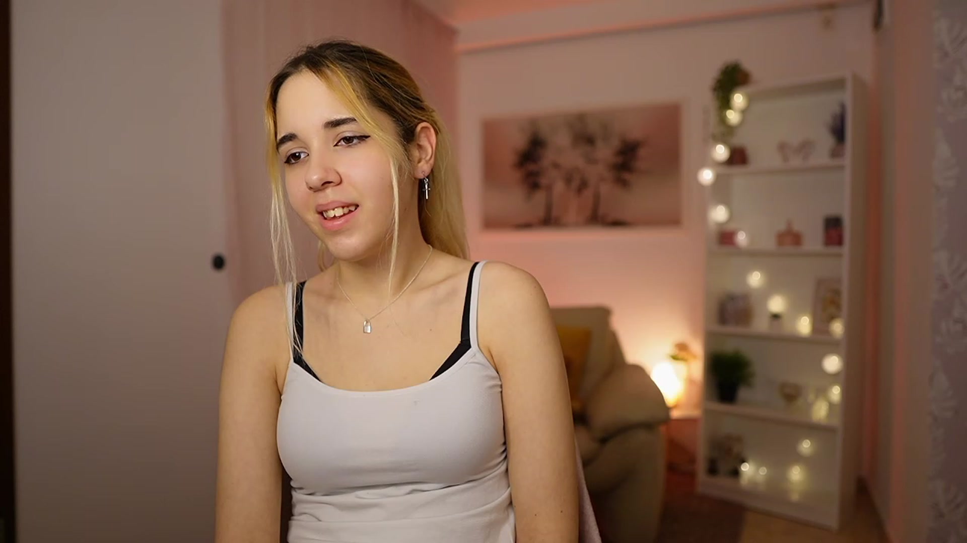 Gallery image thumbnail from Katie_Kush18's myfreecams stream on, 02/04/2024, 13:43 image 18 of 20