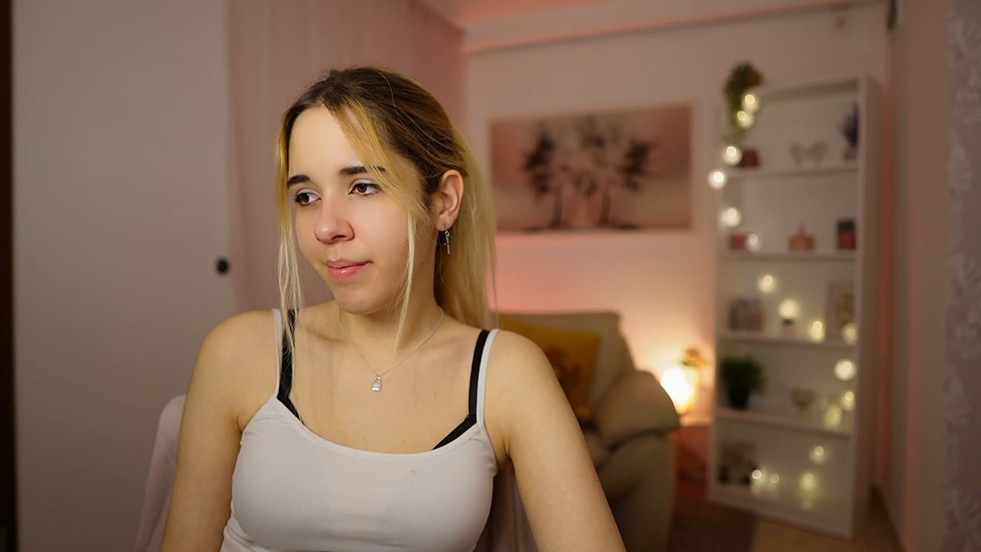 Gallery image thumbnail from Katie_Kush18's myfreecams stream on, 02/04/2024, 13:43 image 11 of 20