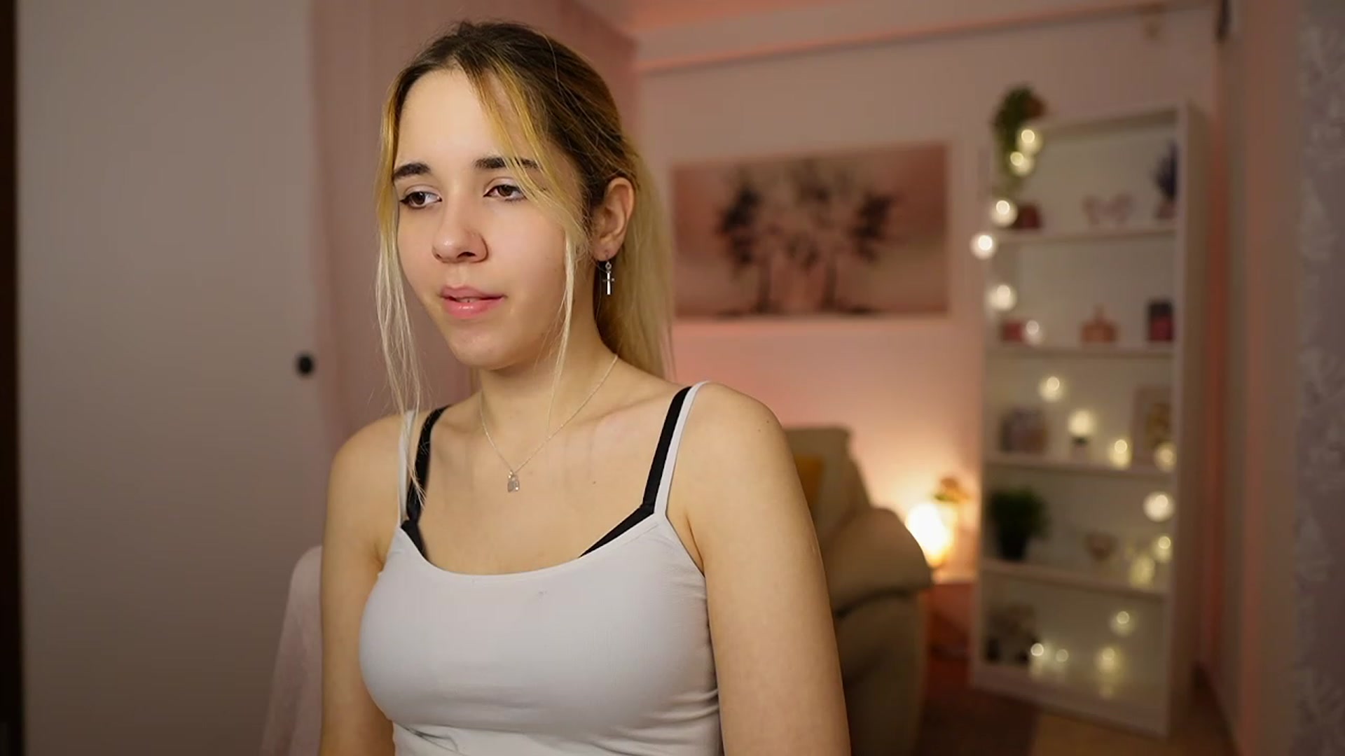 Gallery image thumbnail from Katie_Kush18's myfreecams stream on, 02/04/2024, 13:43 image 10 of 20