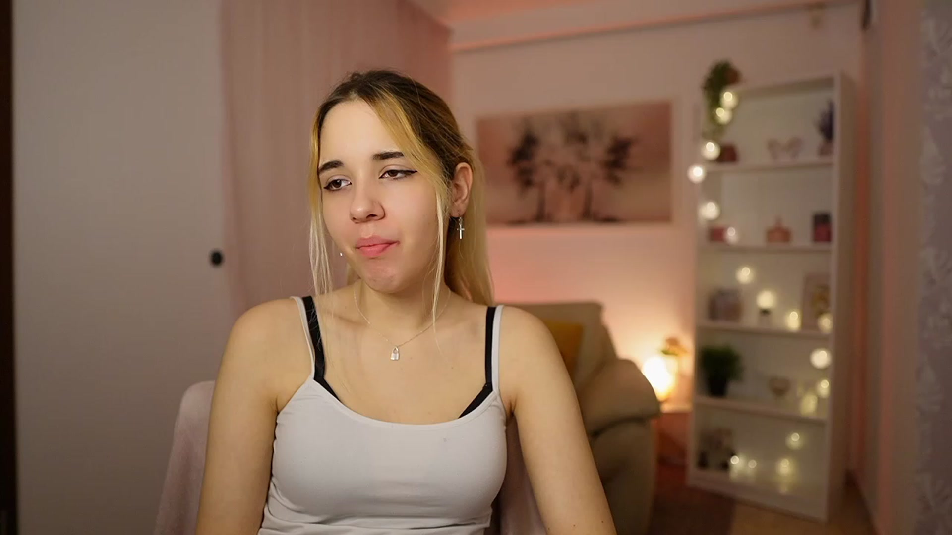 Gallery image thumbnail from Katie_Kush18's myfreecams stream on, 02/04/2024, 13:43 image 7 of 20