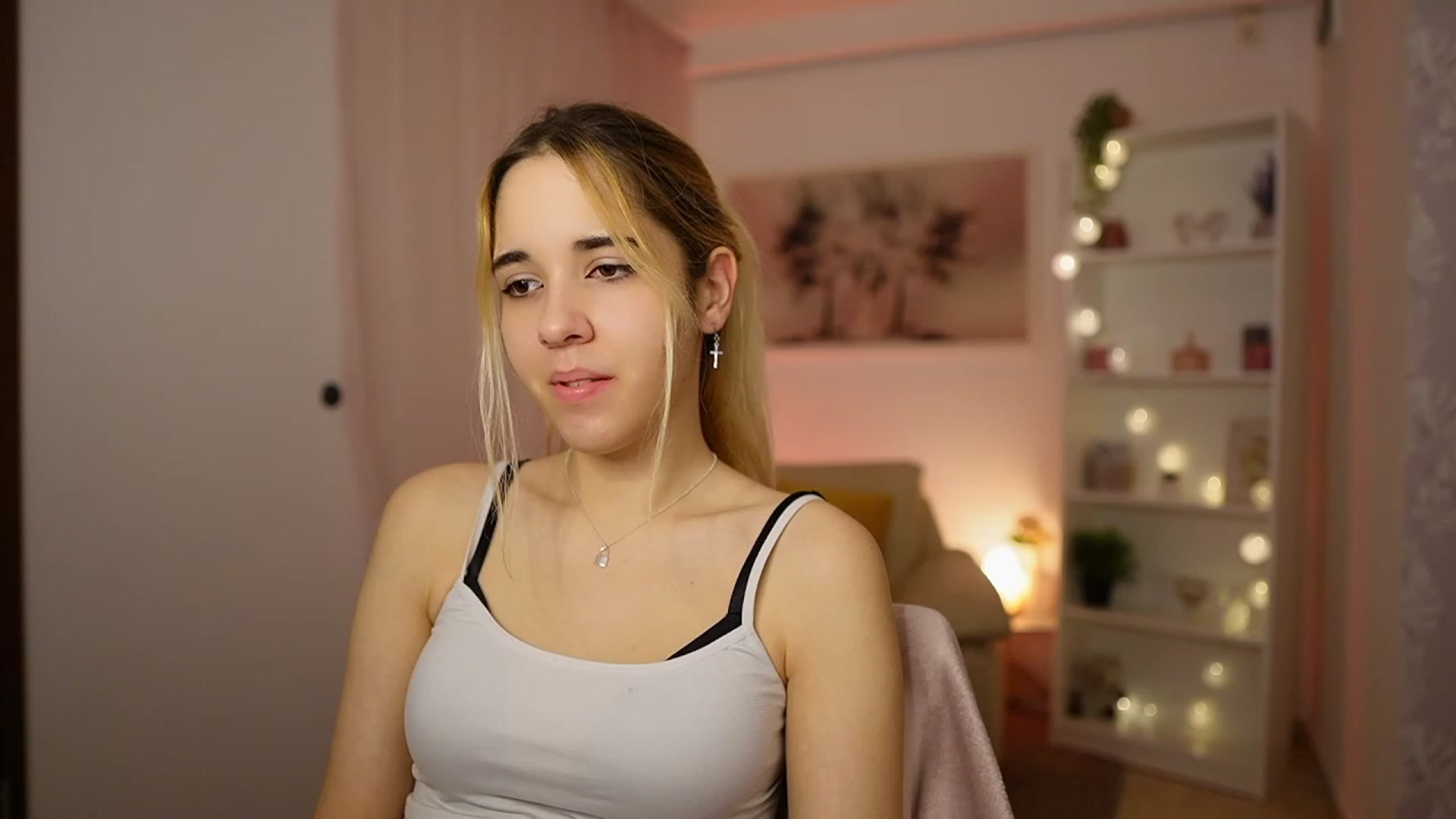 Gallery image thumbnail from Katie_Kush18's myfreecams stream on, 02/04/2024, 13:43 image 2 of 20