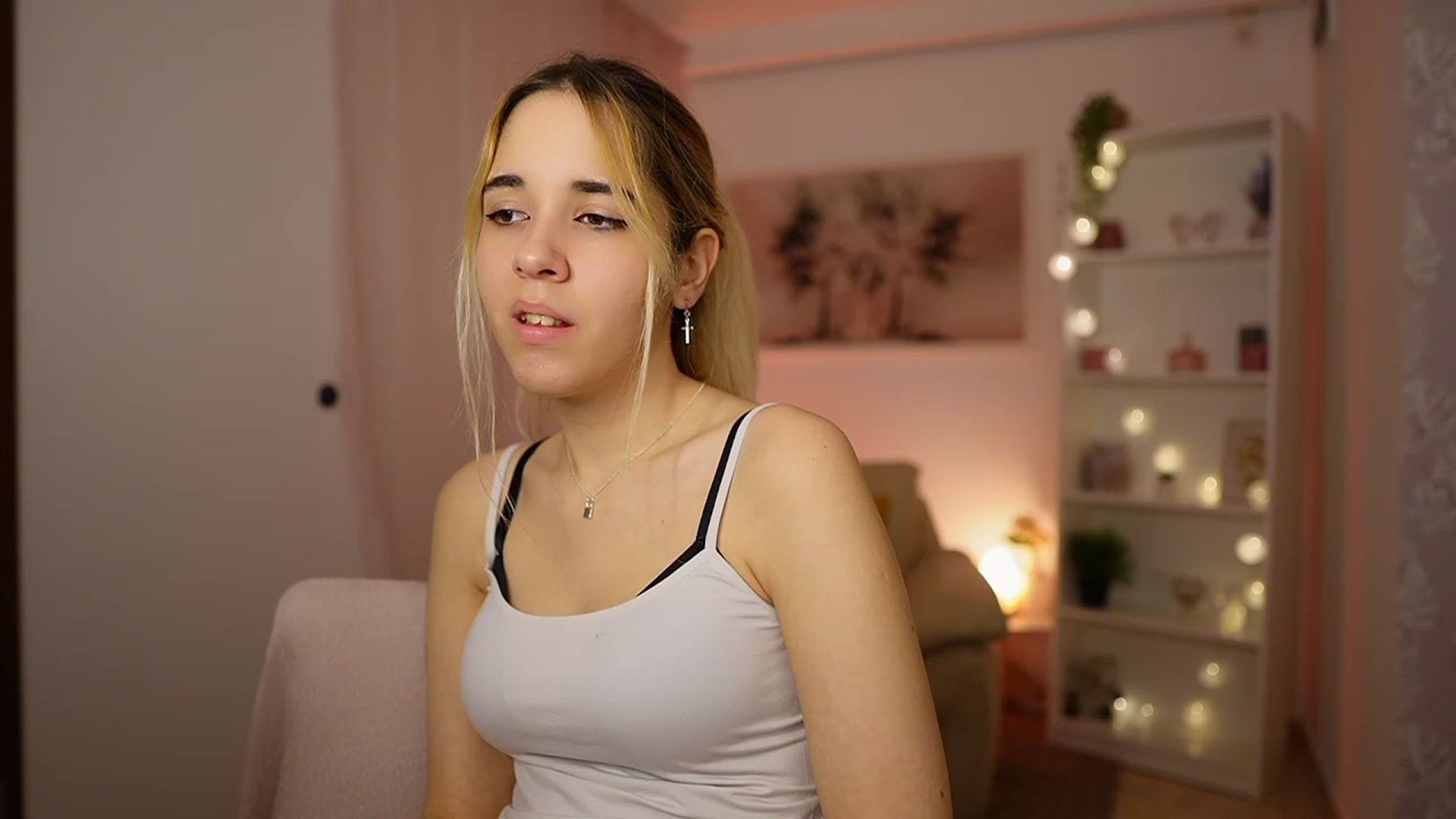 Gallery image thumbnail from Katie_Kush18's myfreecams stream on, 02/04/2024, 13:43 image 15 of 20
