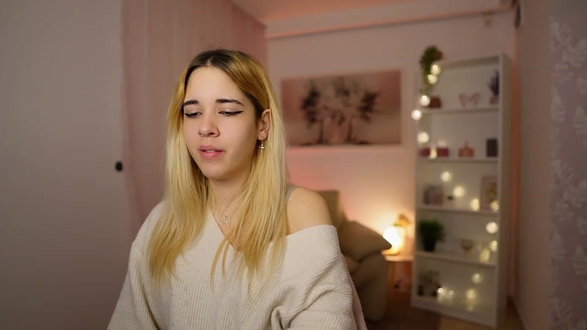 Gallery image thumbnail from Katie_Kush18's myfreecams stream on, 02/08/2024, 10:47 image 7 of 20
