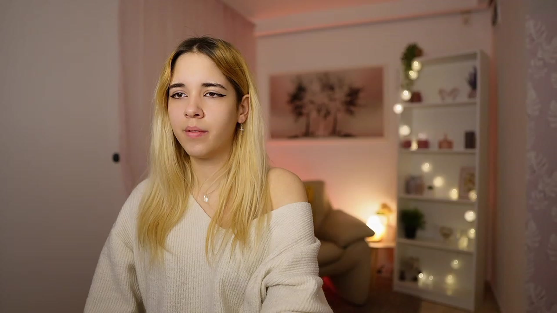 Gallery image thumbnail from Katie_Kush18's myfreecams stream on, 02/08/2024, 10:47 image 9 of 20