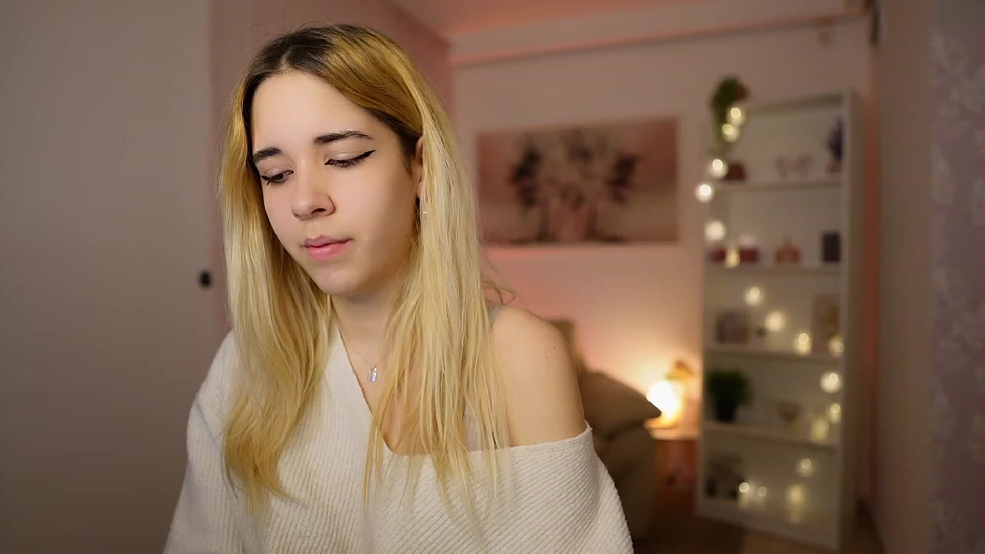 Gallery image thumbnail from Katie_Kush18's myfreecams stream on, 02/08/2024, 10:47 image 14 of 20