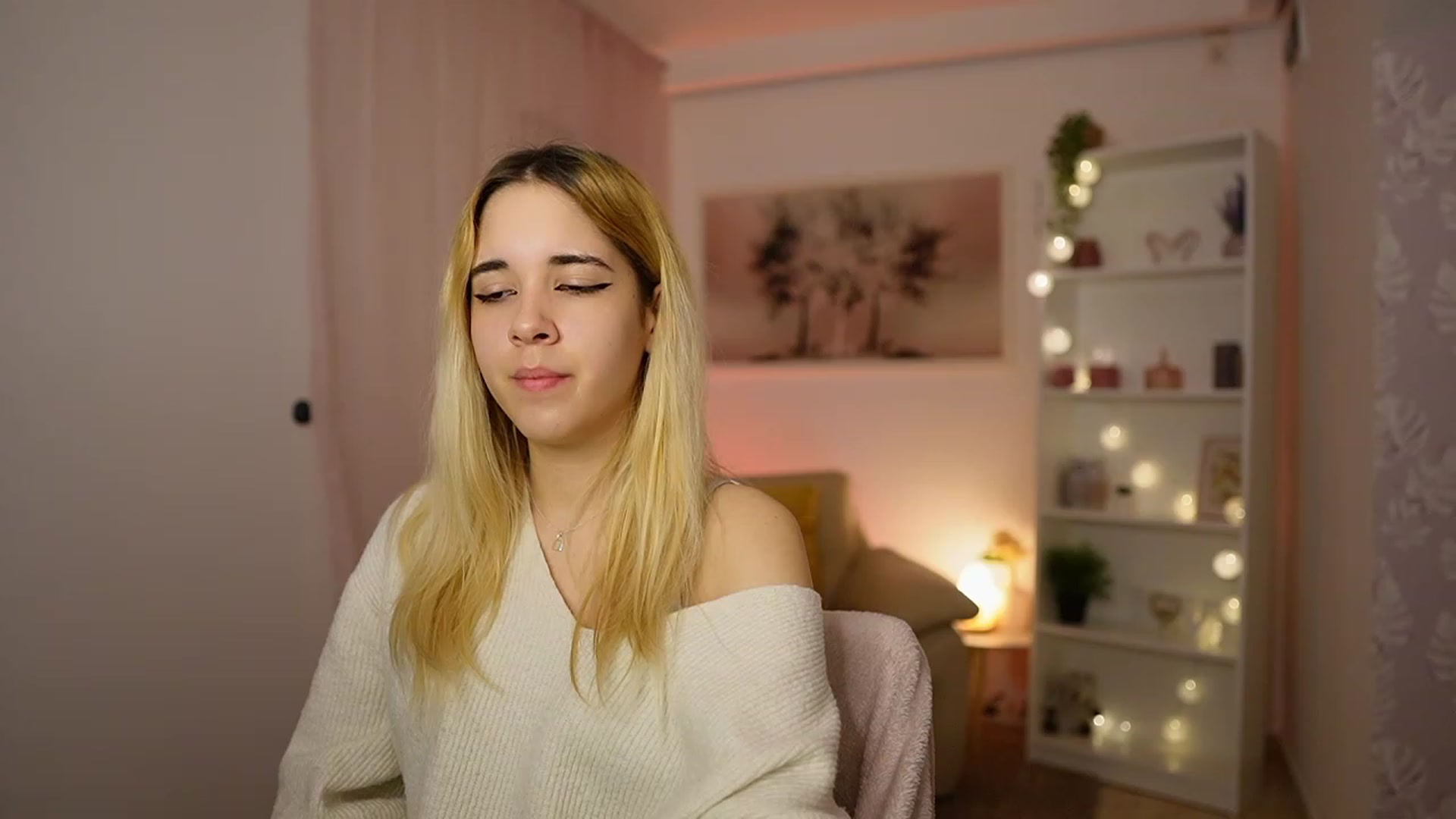 Gallery image thumbnail from Katie_Kush18's myfreecams stream on, 02/08/2024, 13:19 image 5 of 20