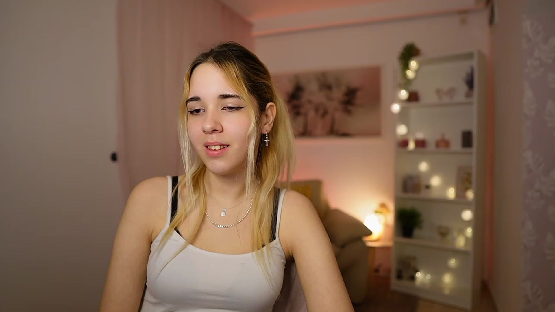 Gallery image thumbnail from Katie_Kush18's myfreecams stream on, 02/09/2024, 13:31 image 19 of 20