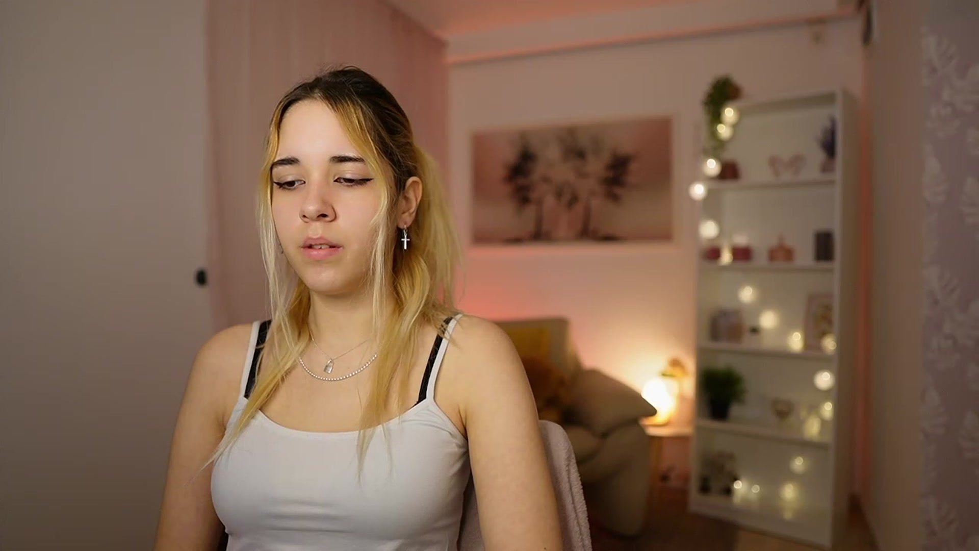 Gallery image thumbnail from Katie_Kush18's myfreecams stream on, 02/09/2024, 13:31 image 11 of 20