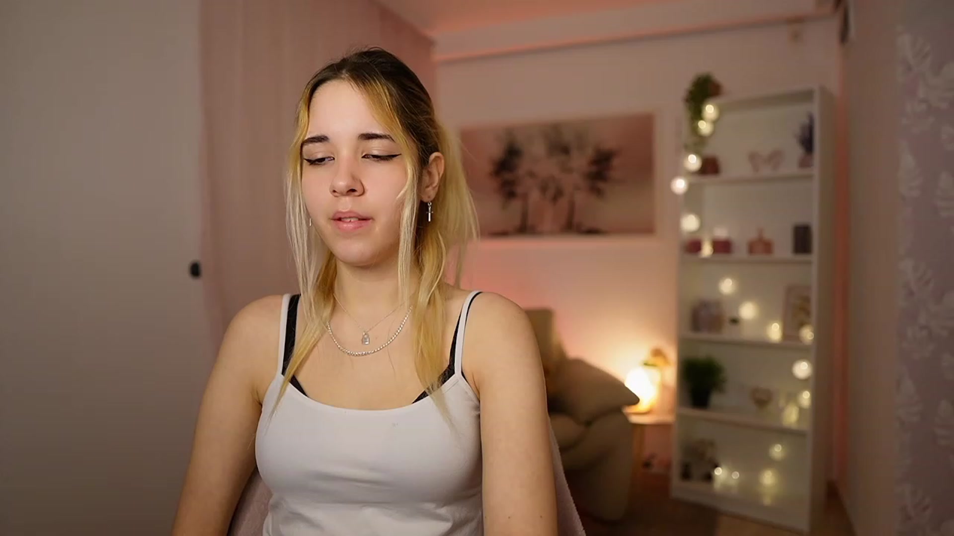 Gallery image thumbnail from Katie_Kush18's myfreecams stream on, 02/09/2024, 13:31 image 2 of 20
