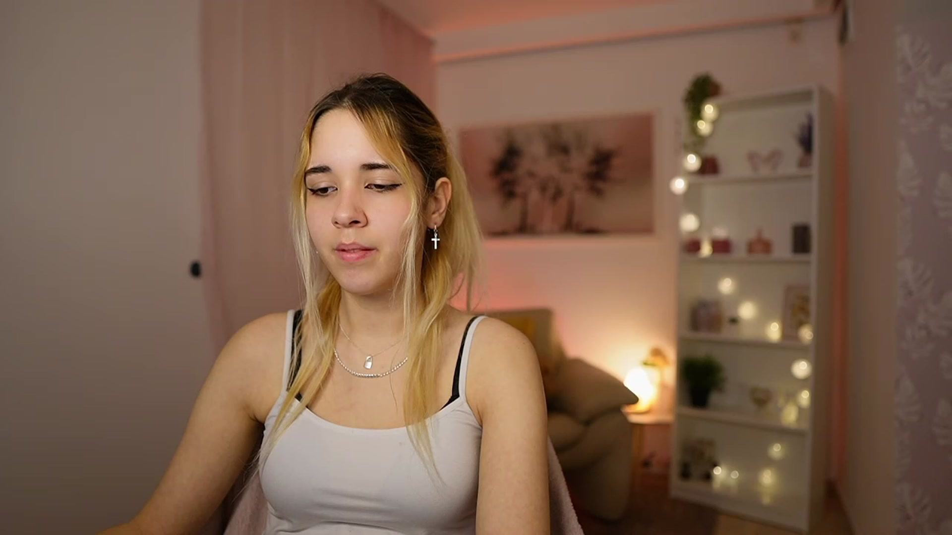 Gallery image thumbnail from Katie_Kush18's myfreecams stream on, 02/09/2024, 13:31 image 15 of 20
