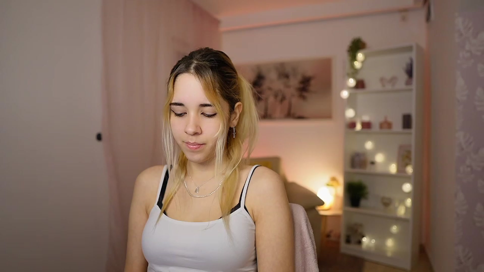 Gallery image thumbnail from Katie_Kush18's myfreecams stream on, 02/09/2024, 13:31 image 1 of 20