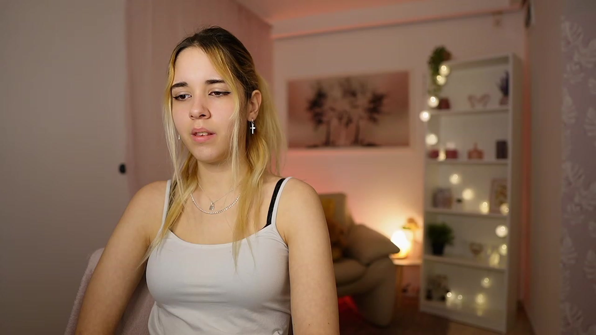 Gallery image thumbnail from Katie_Kush18's myfreecams stream on, 02/09/2024, 13:31 image 12 of 20