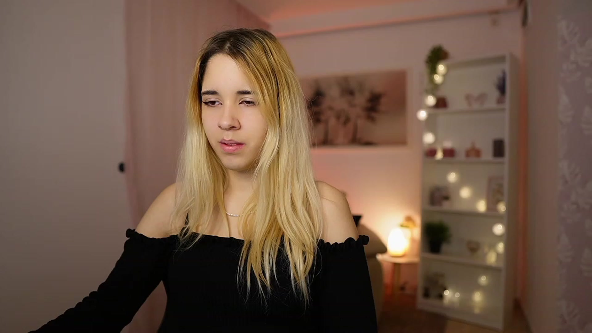 Gallery image thumbnail from Katie_Kush18's myfreecams stream on, 02/12/2024, 10:06 image 10 of 20