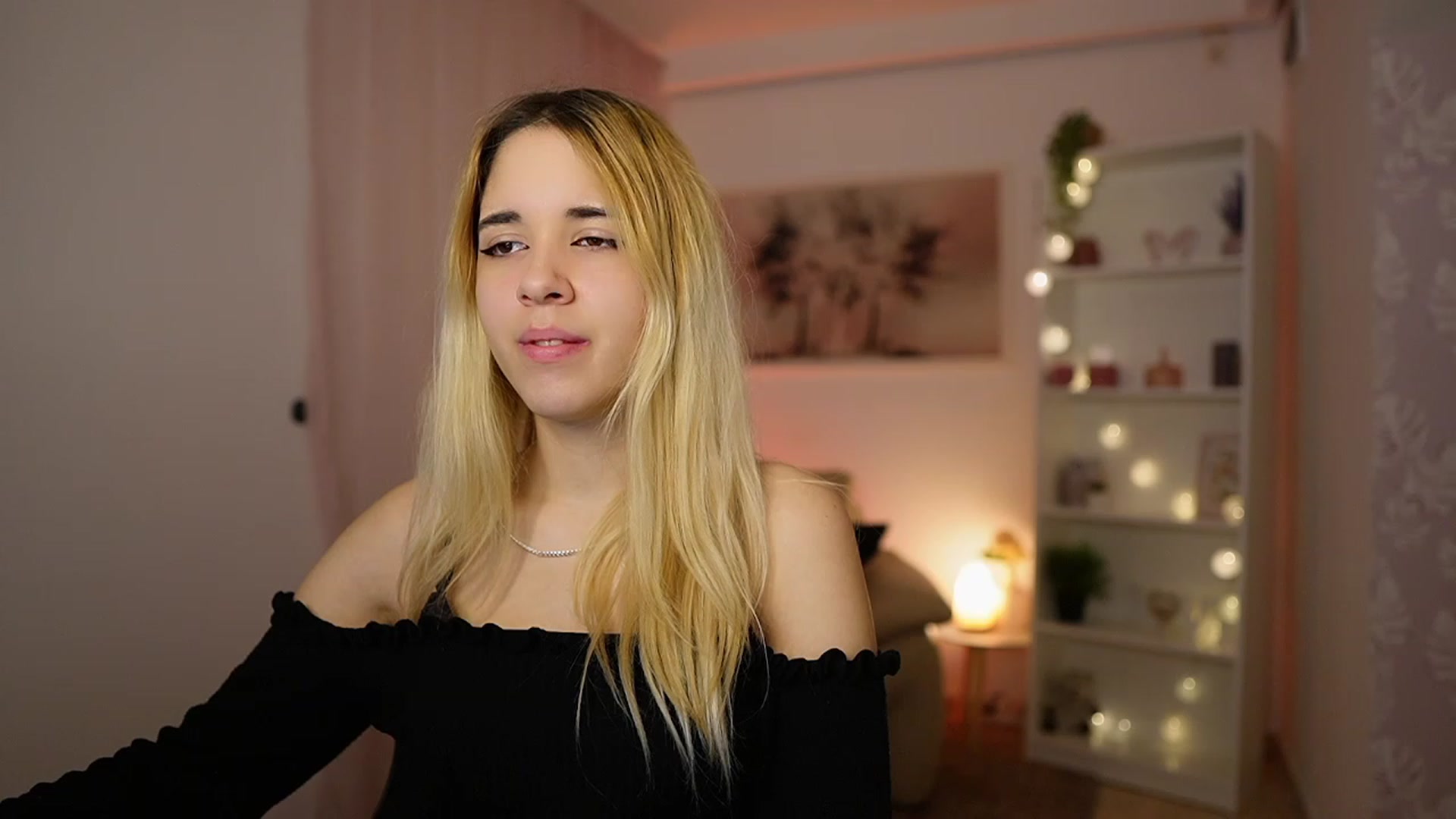 Gallery image thumbnail from Katie_Kush18's myfreecams stream on, 02/12/2024, 10:06 image 4 of 20