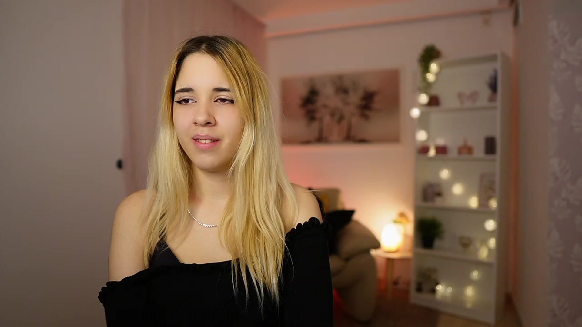 Gallery image thumbnail from Katie_Kush18's myfreecams stream on, 02/12/2024, 10:06 image 6 of 20