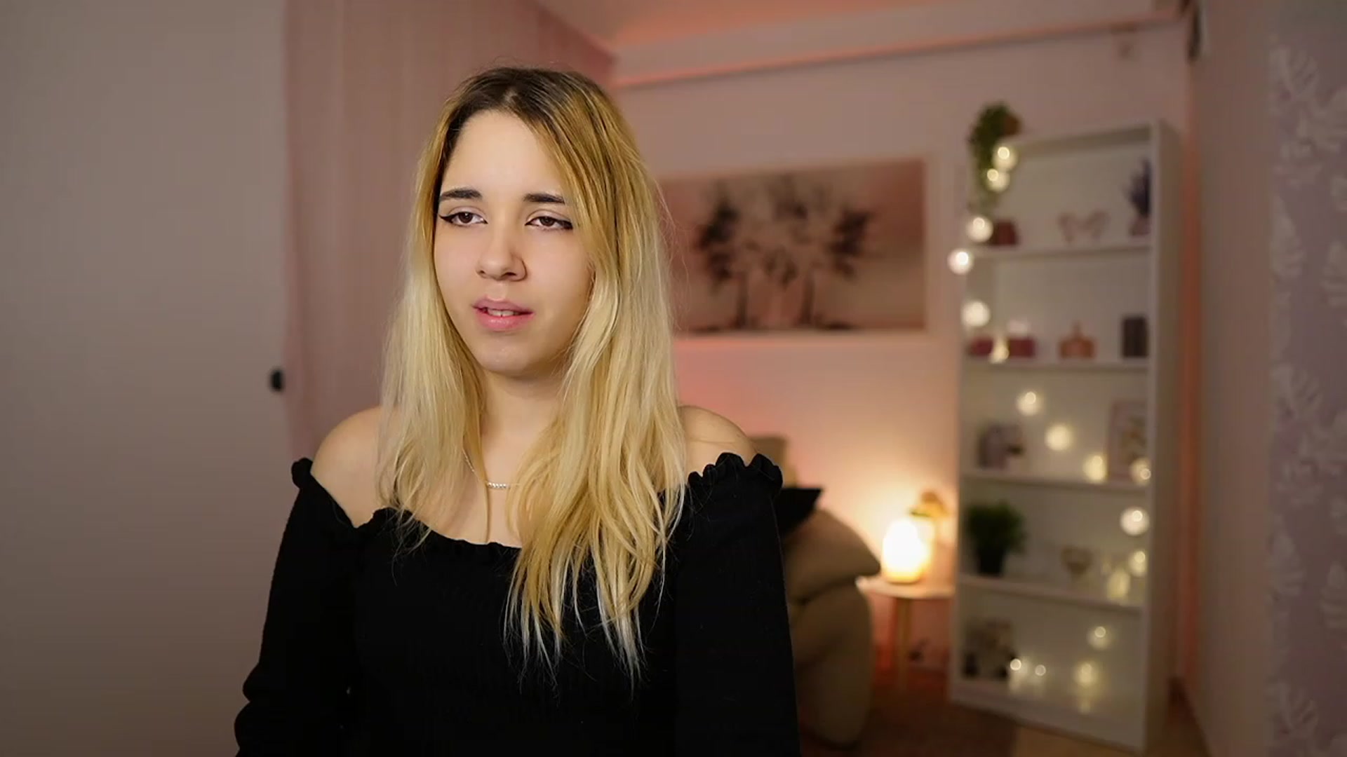 Gallery image thumbnail from Katie_Kush18's myfreecams stream on, 02/12/2024, 10:06 image 8 of 20
