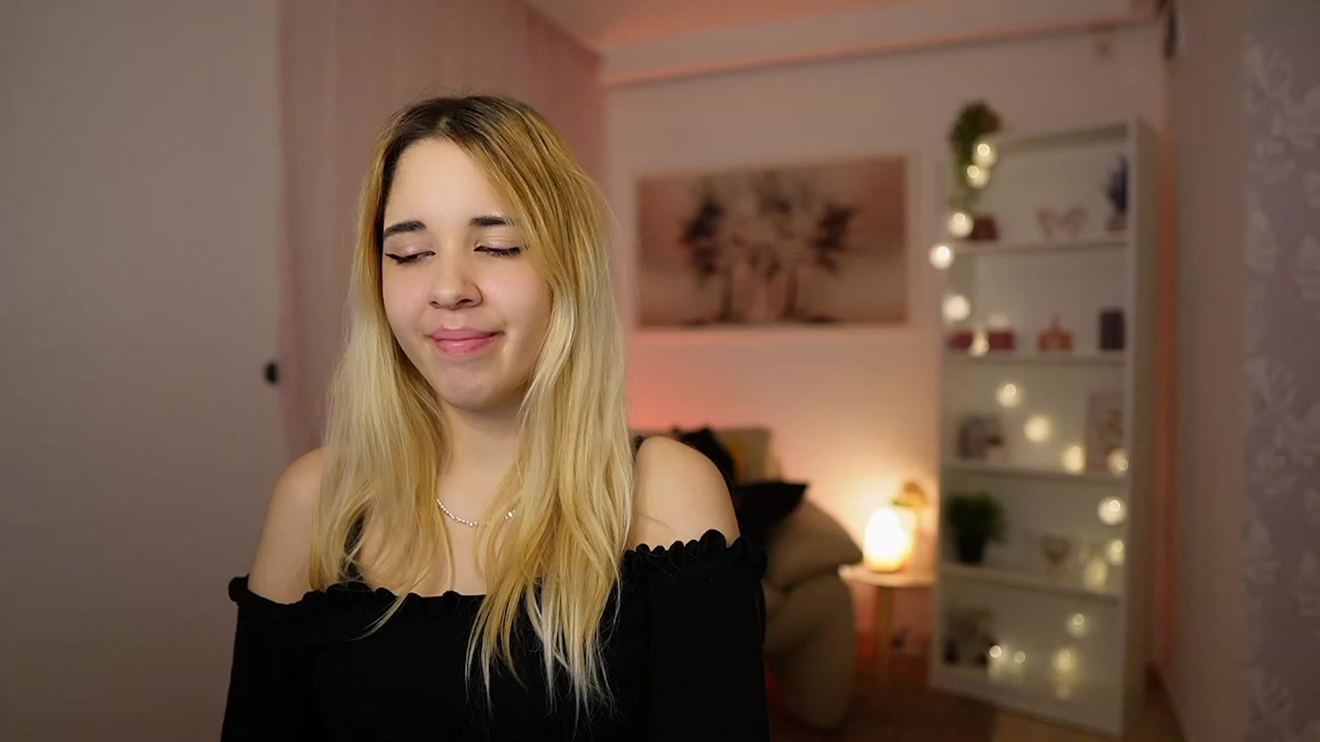 Gallery image thumbnail from Katie_Kush18's myfreecams stream on, 02/12/2024, 10:06 image 16 of 20