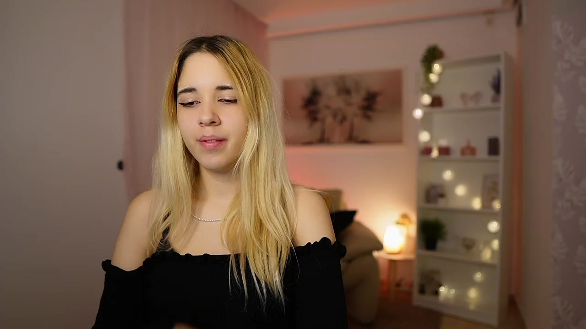 Gallery image thumbnail from Katie_Kush18's myfreecams stream on, 02/12/2024, 10:06 image 3 of 20