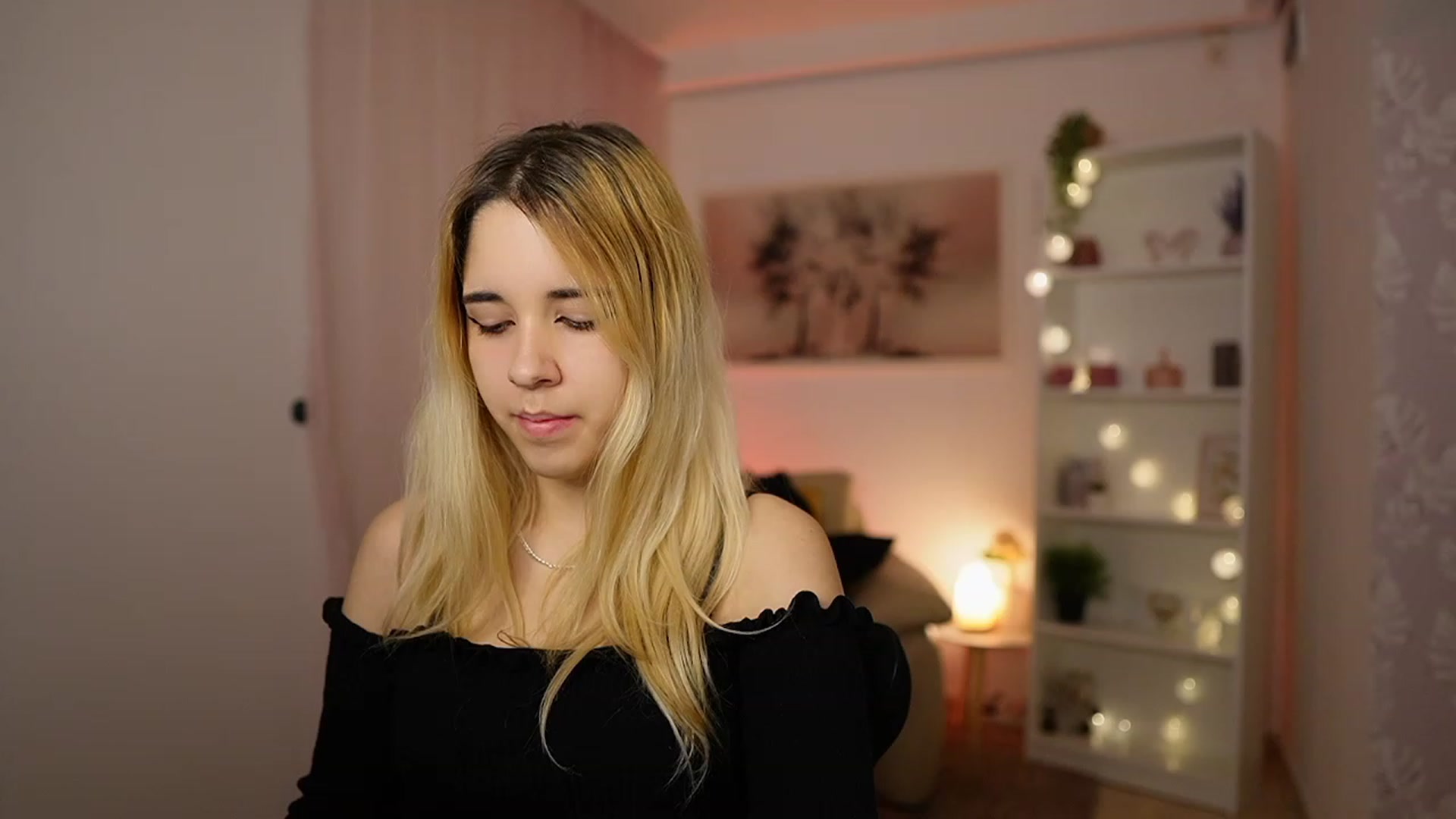 Gallery image thumbnail from Katie_Kush18's myfreecams stream on, 02/12/2024, 11:47 image 1 of 20