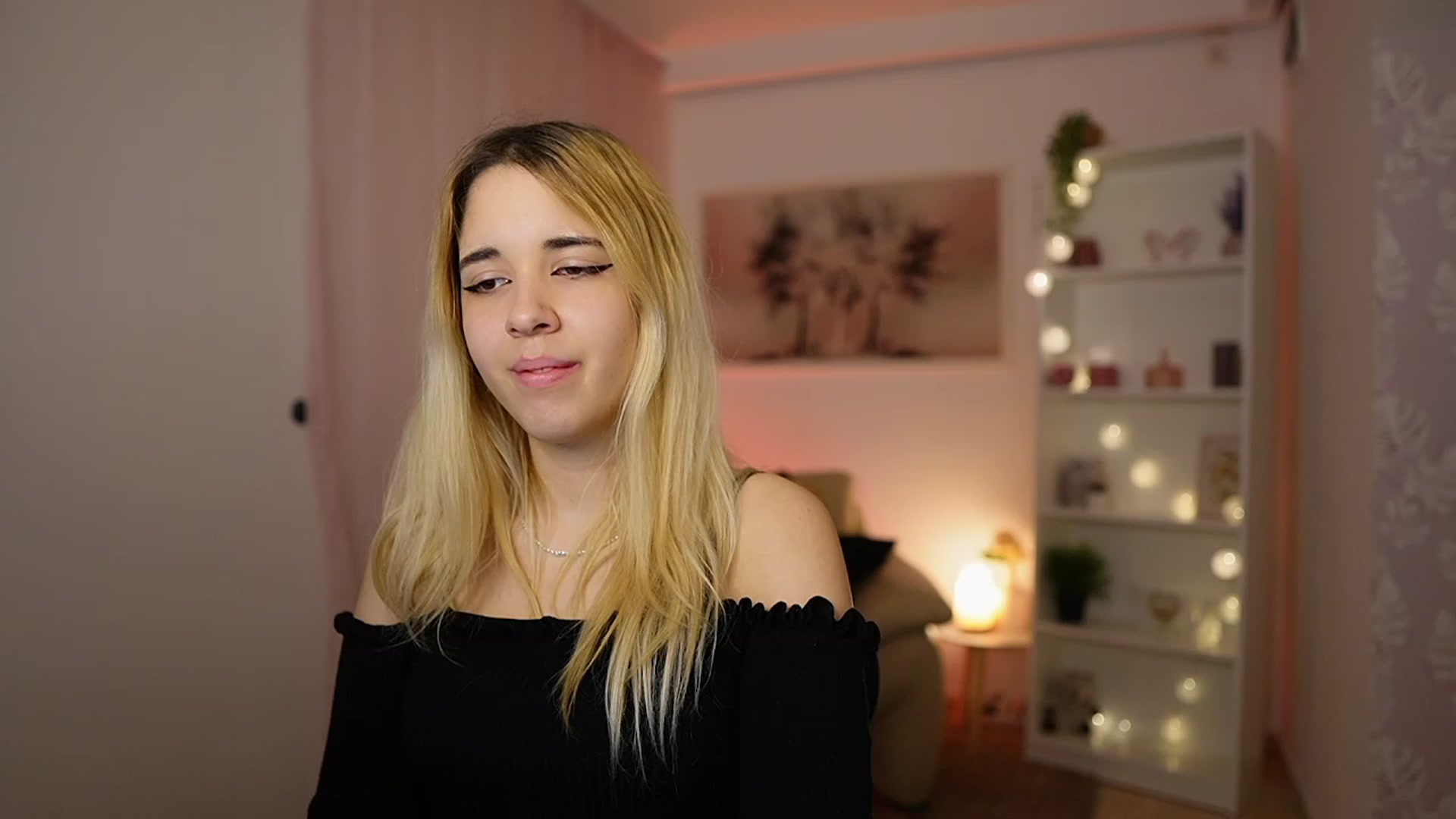 Gallery image thumbnail from Katie_Kush18's myfreecams stream on, 02/12/2024, 11:47 image 5 of 20