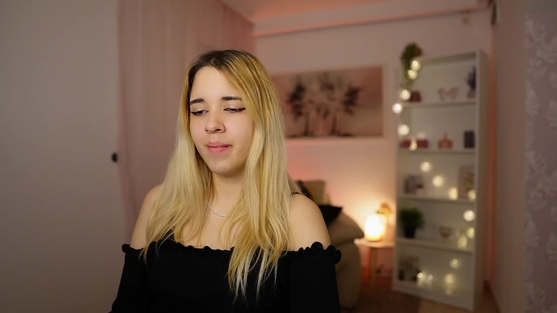 Gallery image thumbnail from Katie_Kush18's myfreecams stream on, 02/12/2024, 11:47 image 7 of 20