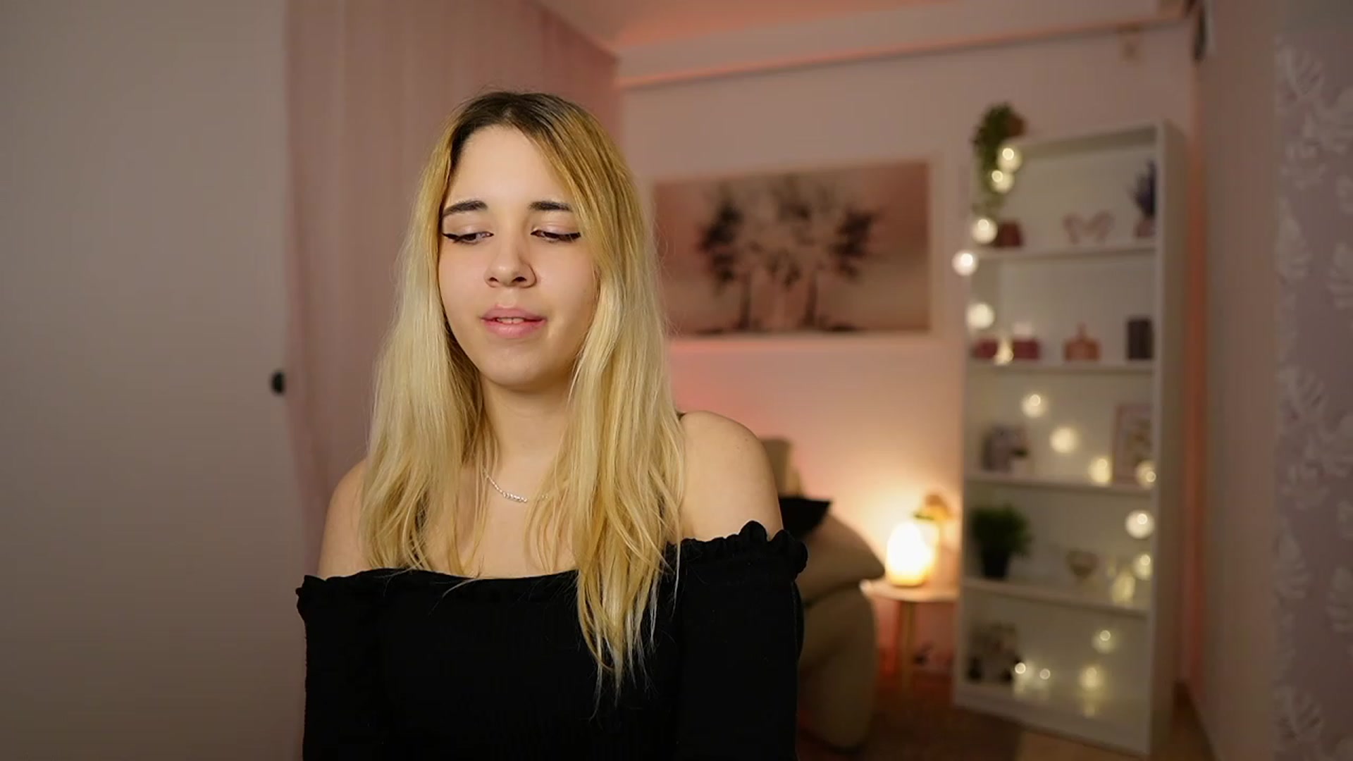 Gallery image thumbnail from Katie_Kush18's myfreecams stream on, 02/12/2024, 11:47 image 2 of 20