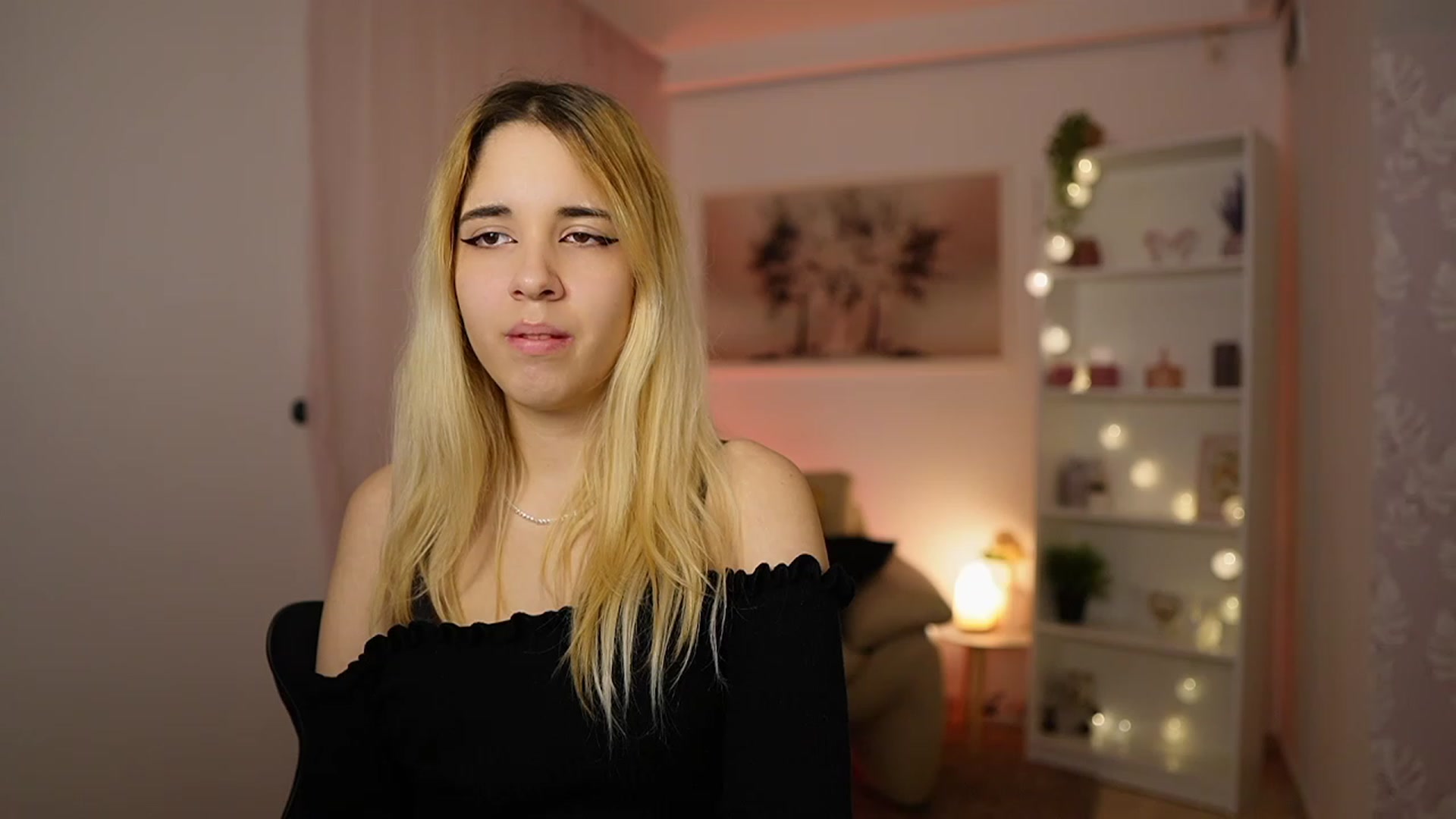 Gallery image thumbnail from Katie_Kush18's myfreecams stream on, 02/12/2024, 11:47 image 8 of 20