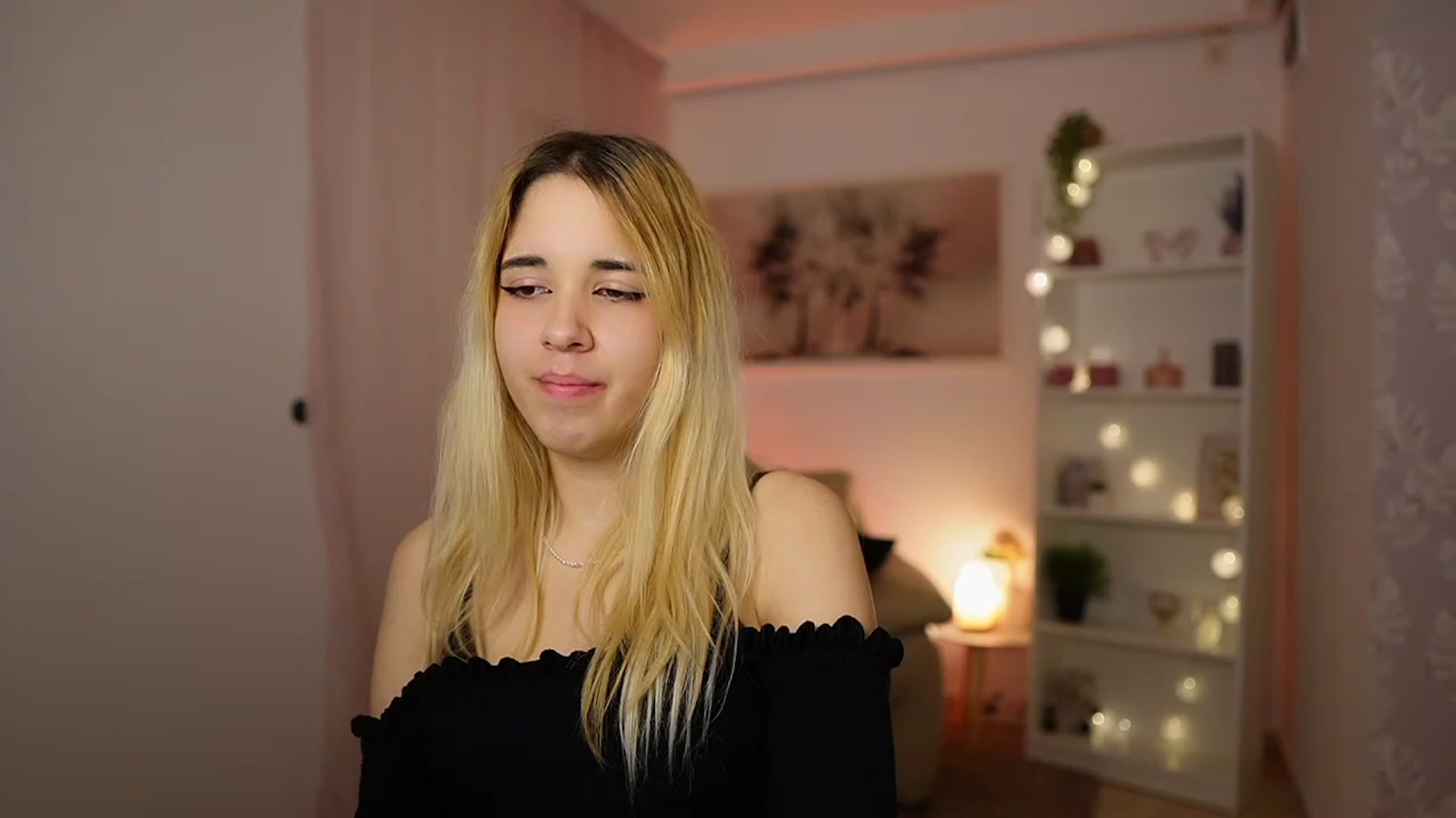 Gallery image thumbnail from Katie_Kush18's myfreecams stream on, 02/12/2024, 11:47 image 4 of 20
