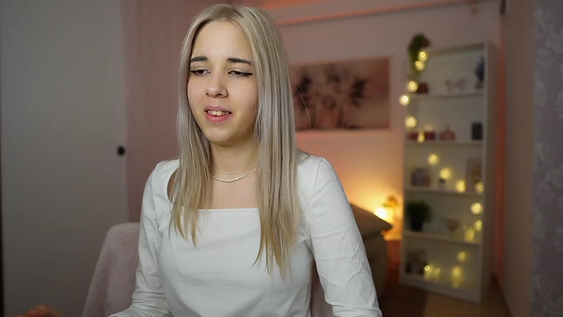 Gallery image thumbnail from Katie_Kush18's myfreecams stream on, 02/15/2024, 13:06 image 14 of 20