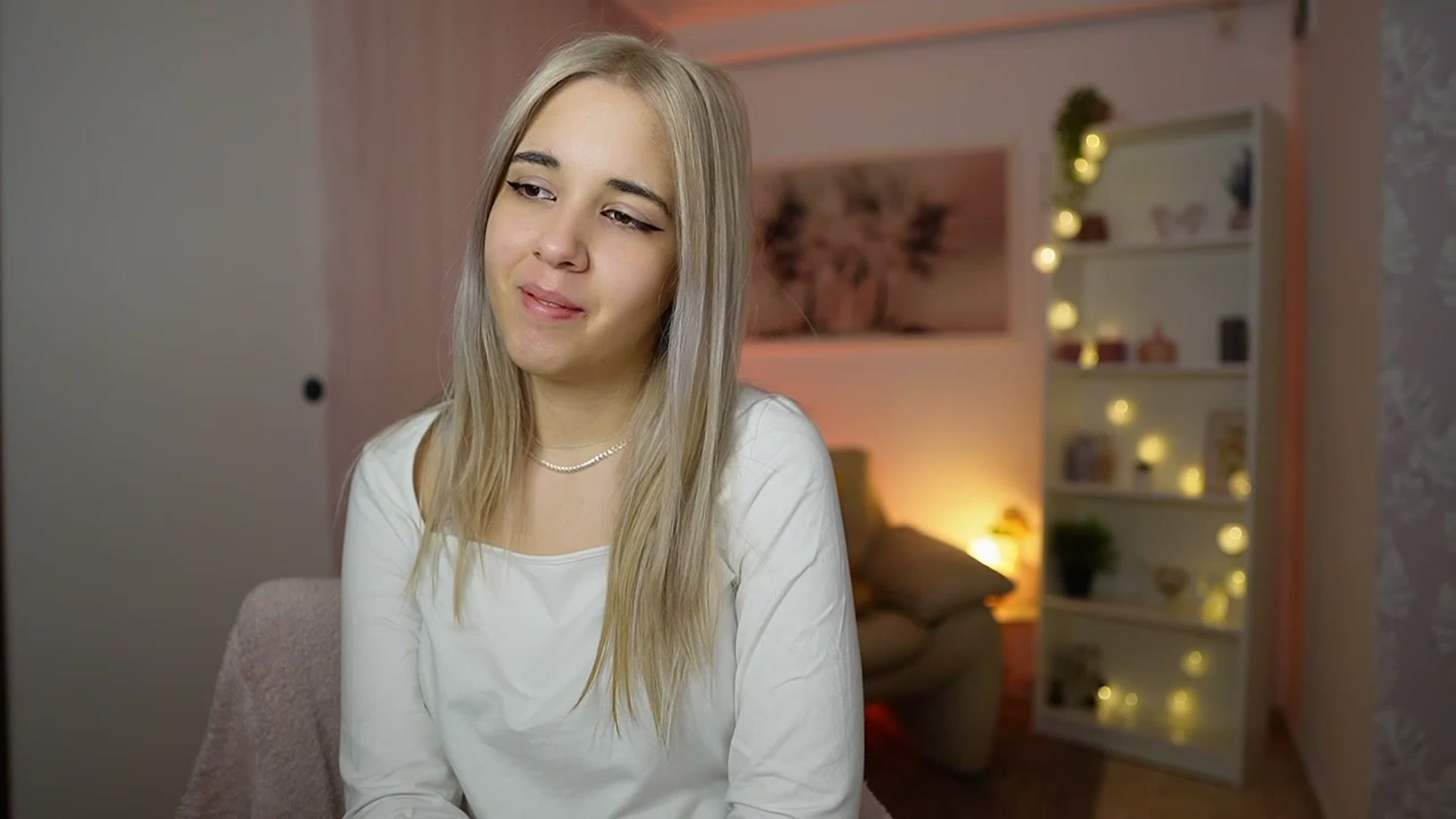 Gallery image thumbnail from Katie_Kush18's myfreecams stream on, 02/15/2024, 13:06 image 11 of 20