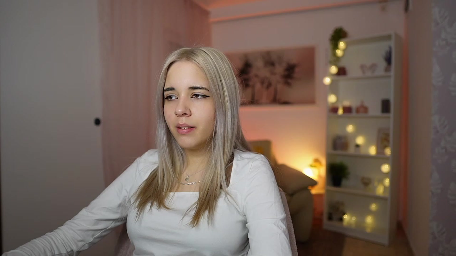 Gallery image thumbnail from Katie_Kush18's myfreecams stream on, 02/15/2024, 13:06 image 20 of 20