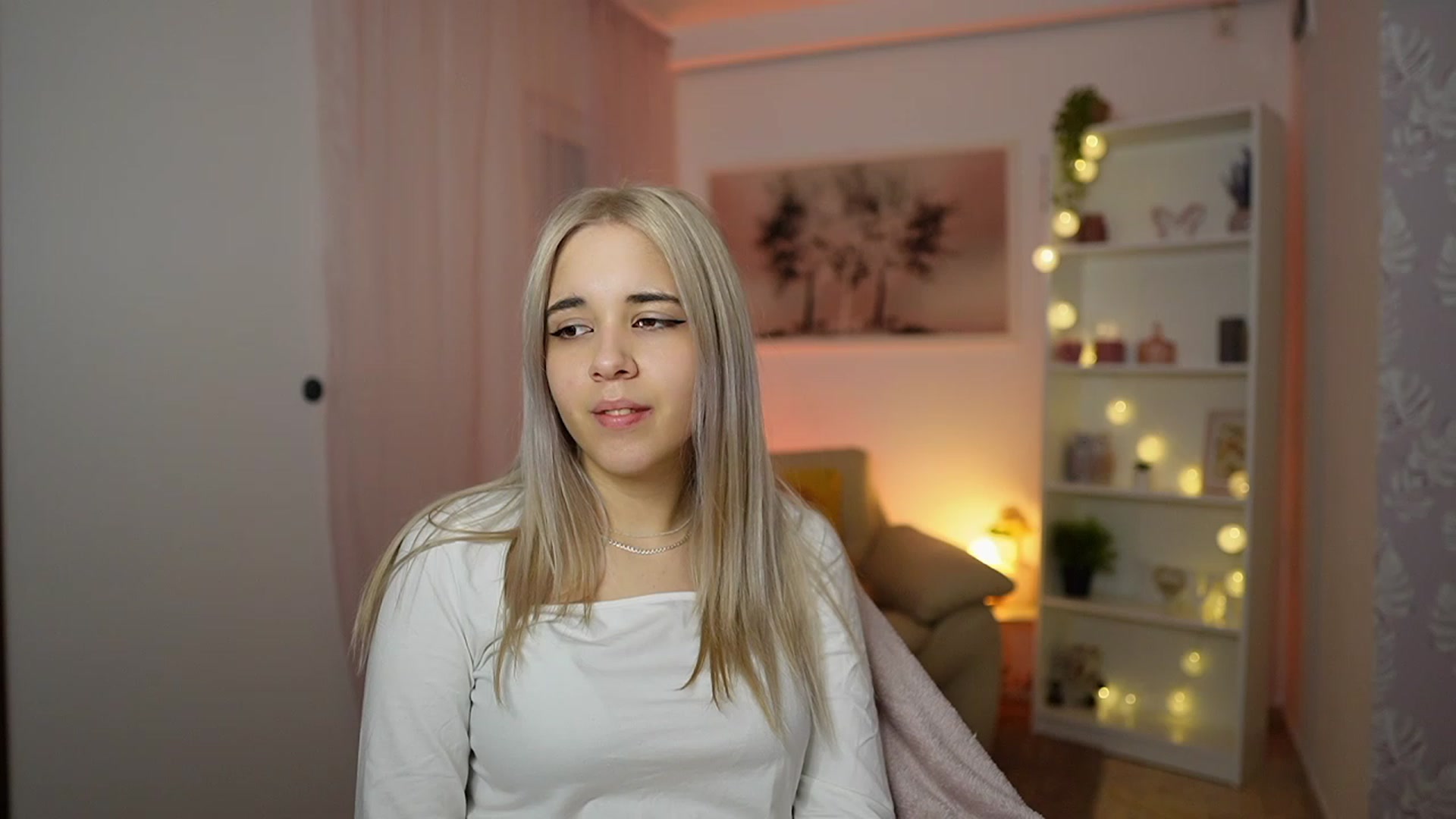 Gallery image thumbnail from Katie_Kush18's myfreecams stream on, 02/15/2024, 13:06 image 10 of 20
