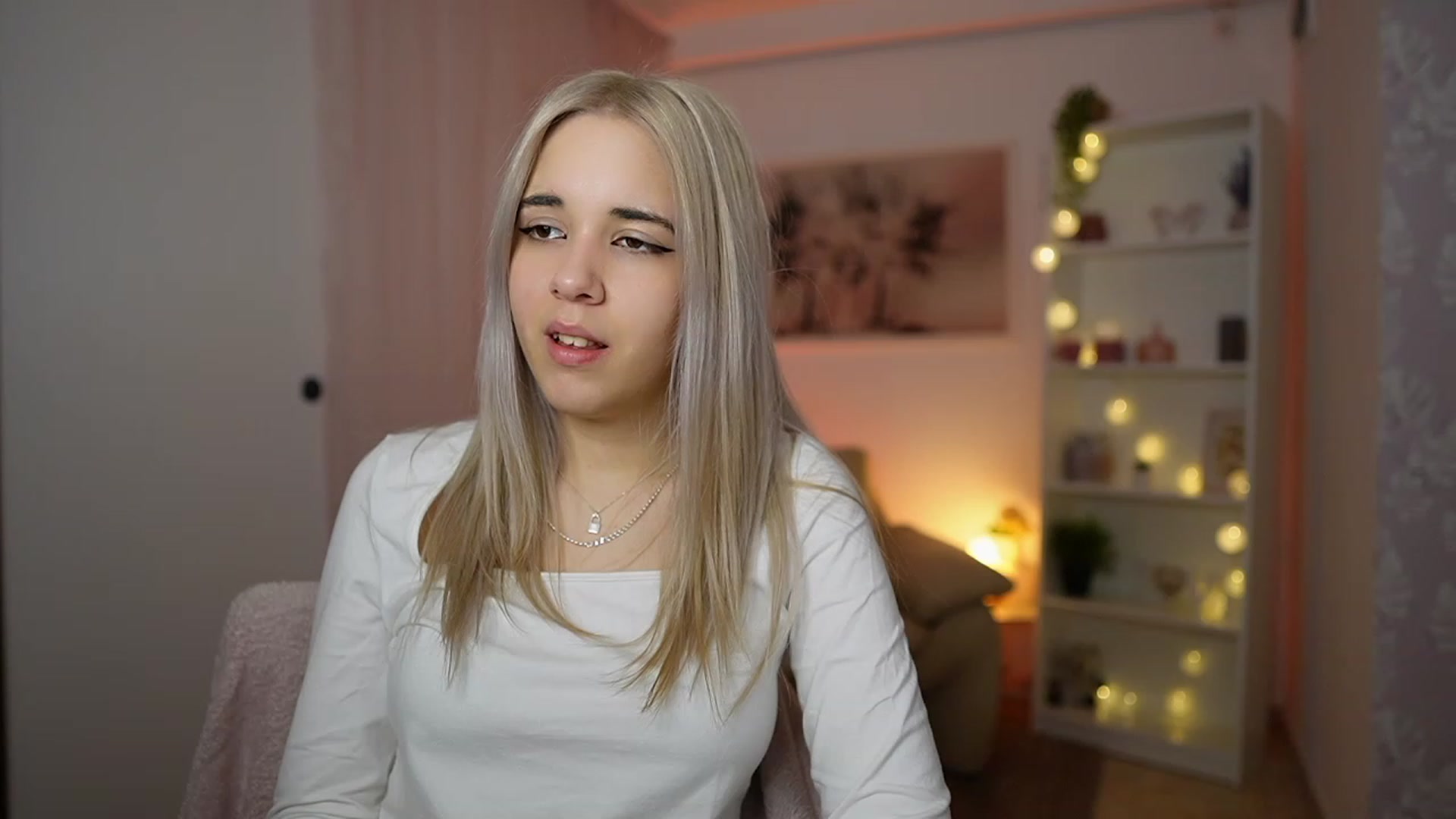 Gallery image thumbnail from Katie_Kush18's myfreecams stream on, 02/15/2024, 13:06 image 18 of 20