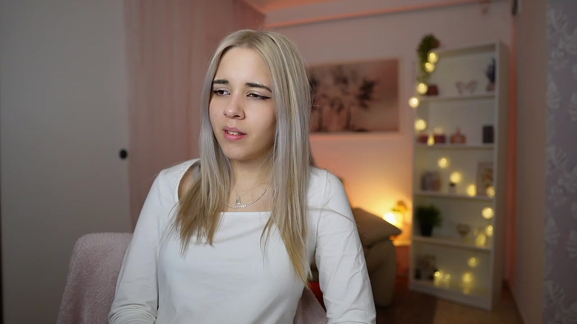 Gallery image thumbnail from Katie_Kush18's myfreecams stream on, 02/15/2024, 13:06 image 19 of 20