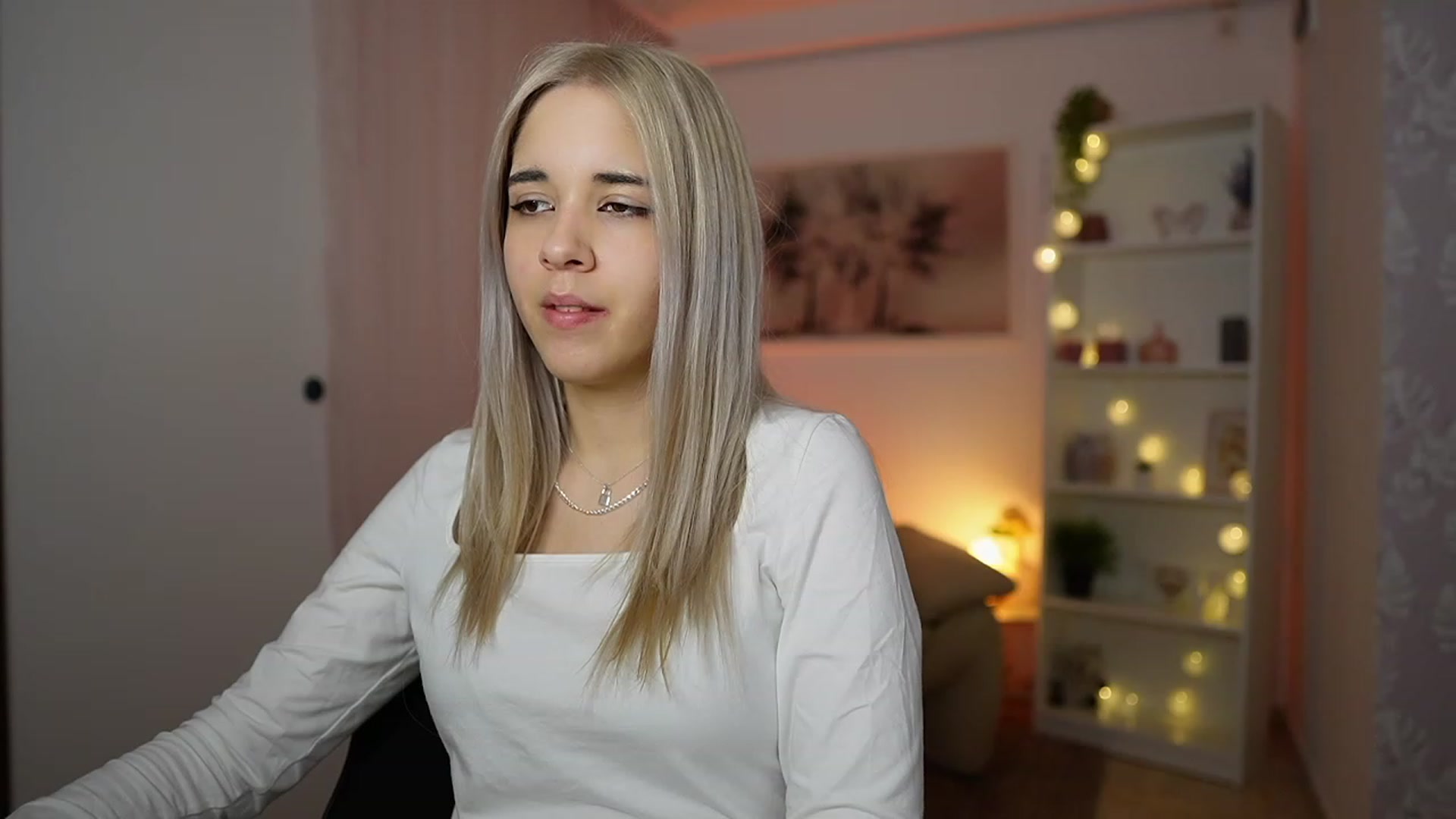 Gallery image thumbnail from Katie_Kush18's myfreecams stream on, 02/15/2024, 13:06 image 1 of 20