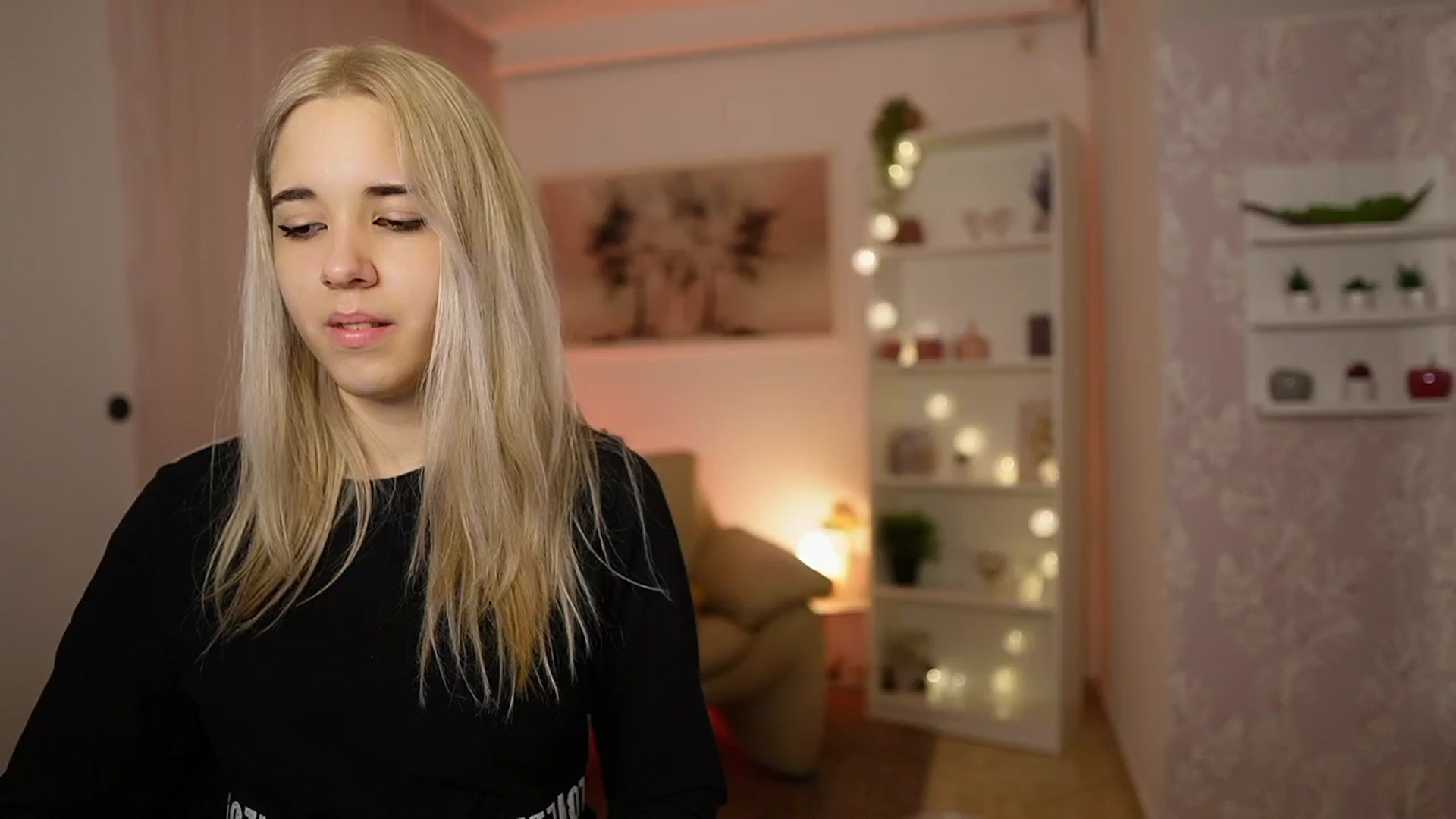 Gallery image thumbnail from Katie_Kush18's myfreecams stream on, 02/18/2024, 14:06 image 1 of 20