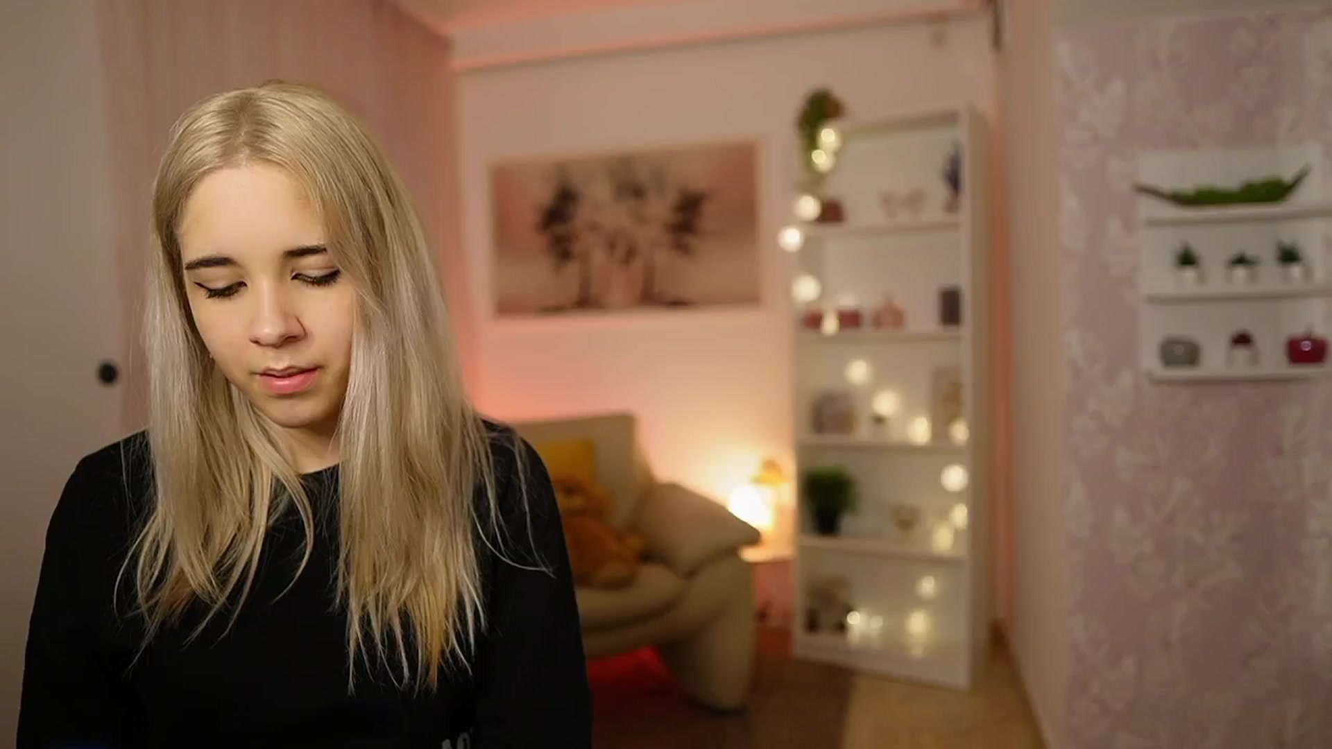 Gallery image thumbnail from Katie_Kush18's myfreecams stream on, 02/18/2024, 14:06 image 16 of 20