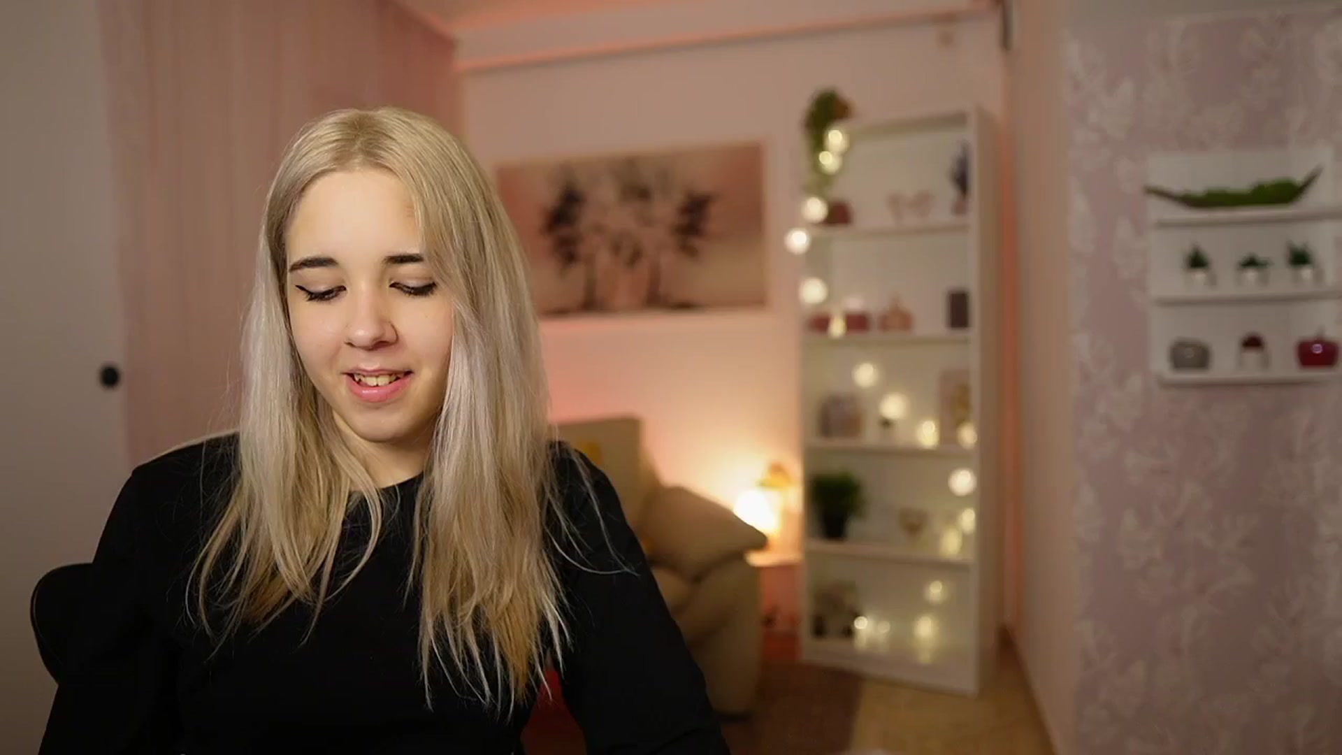 Gallery image thumbnail from Katie_Kush18's myfreecams stream on, 02/18/2024, 14:06 image 7 of 20