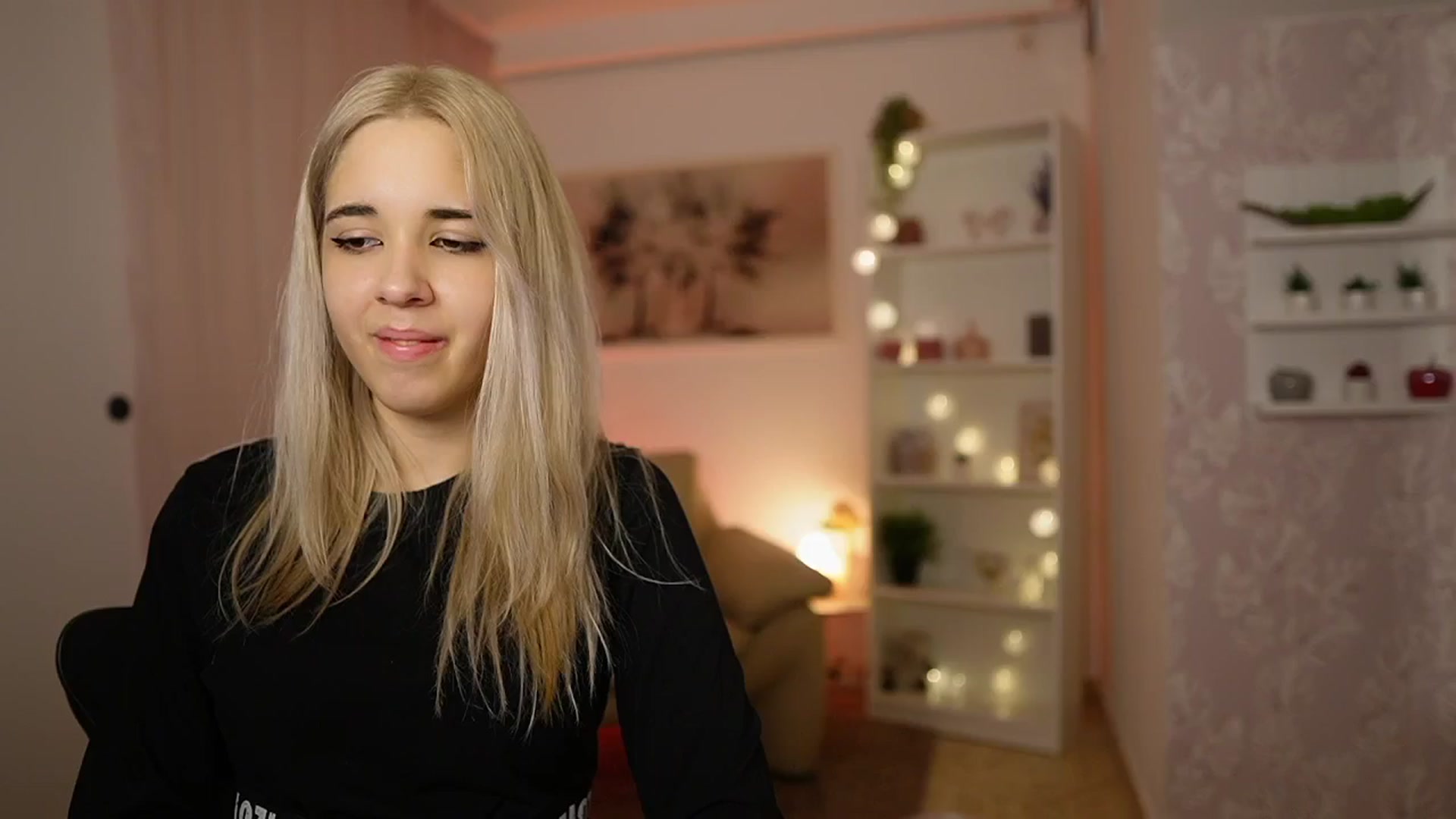Gallery image thumbnail from Katie_Kush18's myfreecams stream on, 02/18/2024, 14:06 image 3 of 20